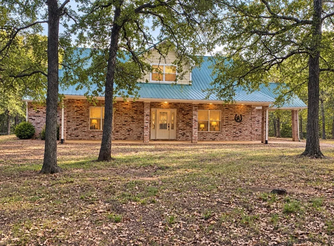 Farm For Sale in Cooke County , 3704 County Road 220, Gainesville, Texas 76240, 3 Bedroom, 3 Bathroom, Garage spaces, 2,964 Sqft, built in 2006, mls#21388666, Real Estate Agent in Gainesville, Homes For Sale in Cooke county, Homes For Sale in Gainesville, Realtor in Gainesville Texas, Real Estate Brokerage Independent Realty Texas, Luminita Cordes Realtor