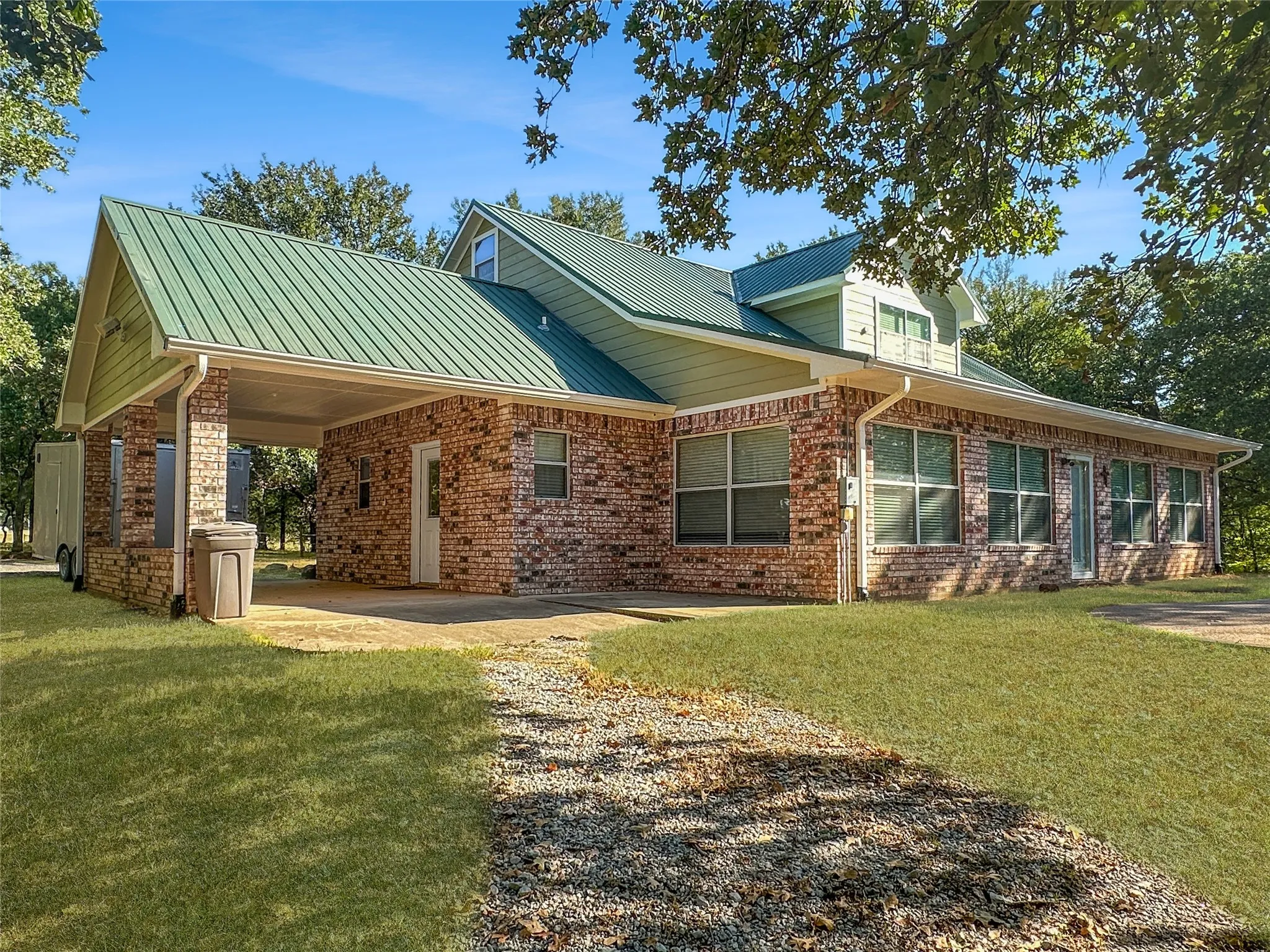Farm For Sale in Cooke County , 3704 County Road 220, Gainesville, Texas 76240, 3 Bedroom, 3 Bathroom, Garage spaces, 2,964 Sqft, built in 2006, mls#21388666, Real Estate Agent in Gainesville, Homes For Sale in Cooke county, Homes For Sale in Gainesville, Realtor in Gainesville Texas, Real Estate Brokerage Independent Realty Texas, Luminita Cordes Realtor