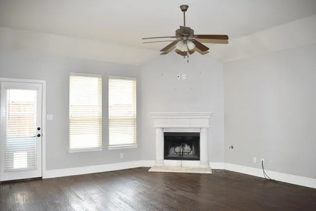 Single Family Residence For Rent in Collin County , 10312 Colfax Drive, Mc Kinney, Texas 75072, 3 Bedroom, 2 Bathroom, 2 Garage spaces, 1,904 Sqft, built in 2008, mls#21388667, Real Estate Agent in Mc Kinney, Homes For Rent in Collin county, Homes For Rent in Mc Kinney, Realtor in Mc Kinney Texas, Real Estate Brokerage Independent Realty Texas, Luminita Cordes Realtor