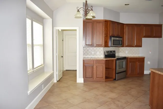 Single Family Residence For Rent in Collin County , 10312 Colfax Drive, Mc Kinney, Texas 75072, 3 Bedroom, 2 Bathroom, 2 Garage spaces, 1,904 Sqft, built in 2008, mls#21388667, Real Estate Agent in Mc Kinney, Homes For Rent in Collin county, Homes For Rent in Mc Kinney, Realtor in Mc Kinney Texas, Real Estate Brokerage Independent Realty Texas, Luminita Cordes Realtor