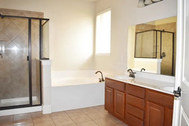 Single Family Residence For Rent in Collin County , 10312 Colfax Drive, Mc Kinney, Texas 75072, 3 Bedroom, 2 Bathroom, 2 Garage spaces, 1,904 Sqft, built in 2008, mls#21388667, Real Estate Agent in Mc Kinney, Homes For Rent in Collin county, Homes For Rent in Mc Kinney, Realtor in Mc Kinney Texas, Real Estate Brokerage Independent Realty Texas, Luminita Cordes Realtor