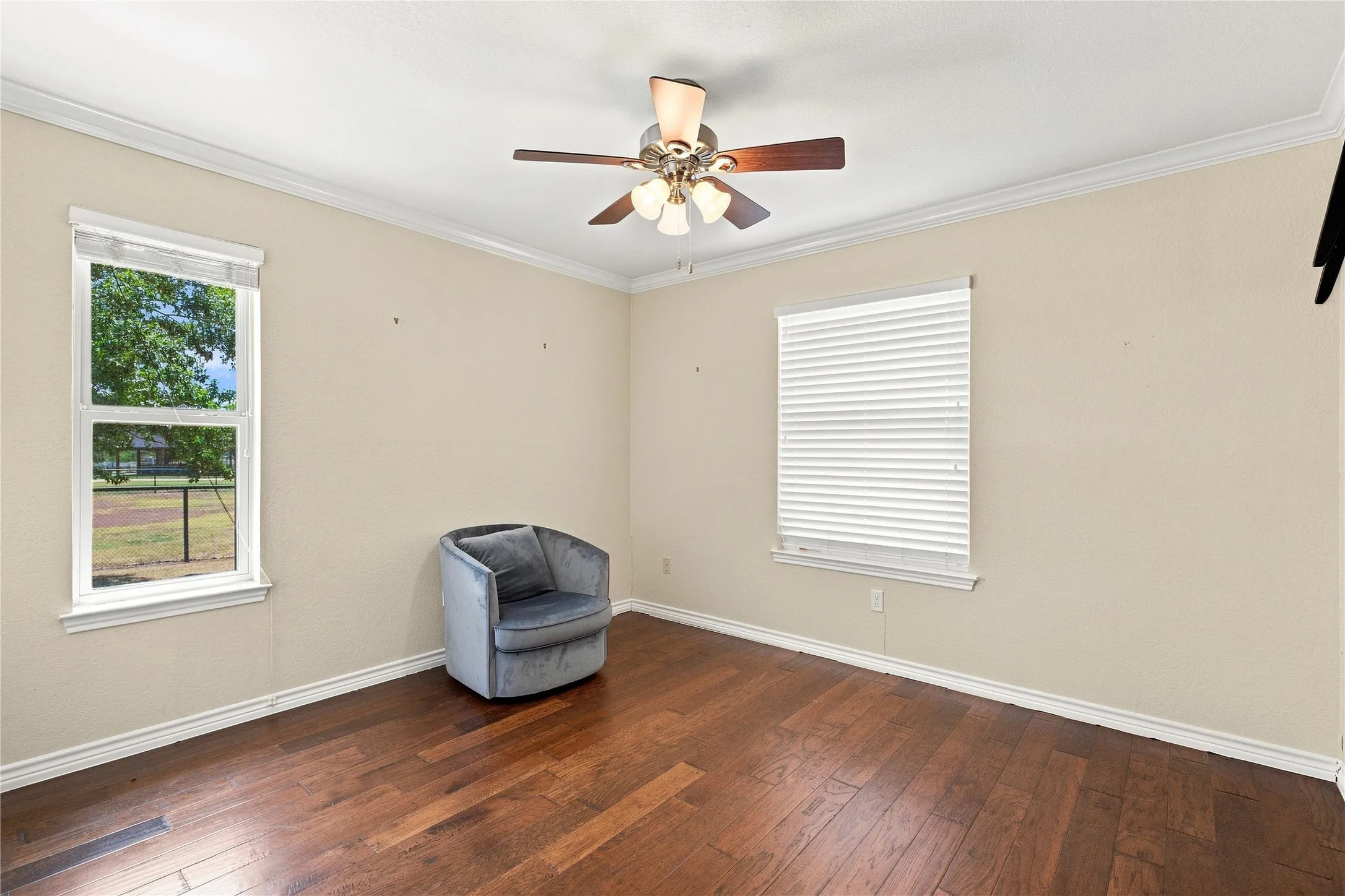 Single Family Residence For Sale in Tarrant County , 2214 White Lane, Haslet, Texas 76052, 3 Bedroom, 3 Bathroom, 5 Garage spaces, 2,555 Sqft, built in 1985, mls#21385337, Real Estate Agent in Haslet, Homes For Sale in Tarrant county, Homes For Sale in Haslet, Realtor in Haslet Texas, Real Estate Brokerage Independent Realty Texas, Luminita Cordes Realtor