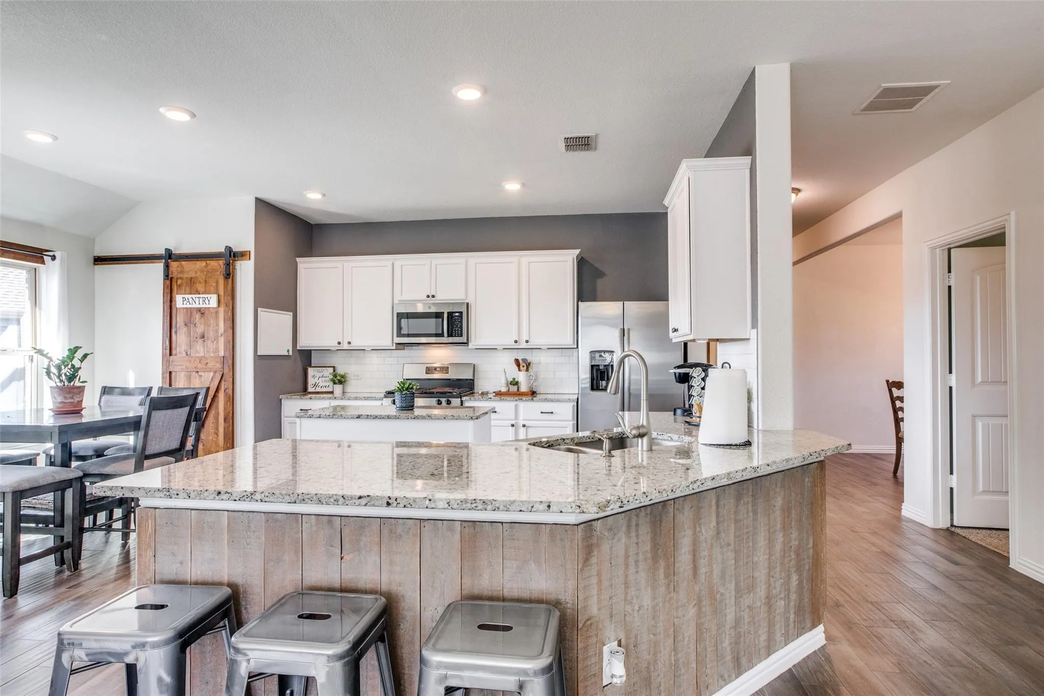 Single Family Residence For Rent in Collin County , 1203 Timberfalls Drive, Anna, Texas 75409, 4 Bedroom, 2 Bathroom, 1 Garage spaces, 1,999 Sqft, built in 2018, mls#21386200, Real Estate Agent in Anna, Homes For Rent in Collin county, Homes For Rent in Anna, Realtor in Anna Texas, Real Estate Brokerage Independent Realty Texas, Luminita Cordes Realtor