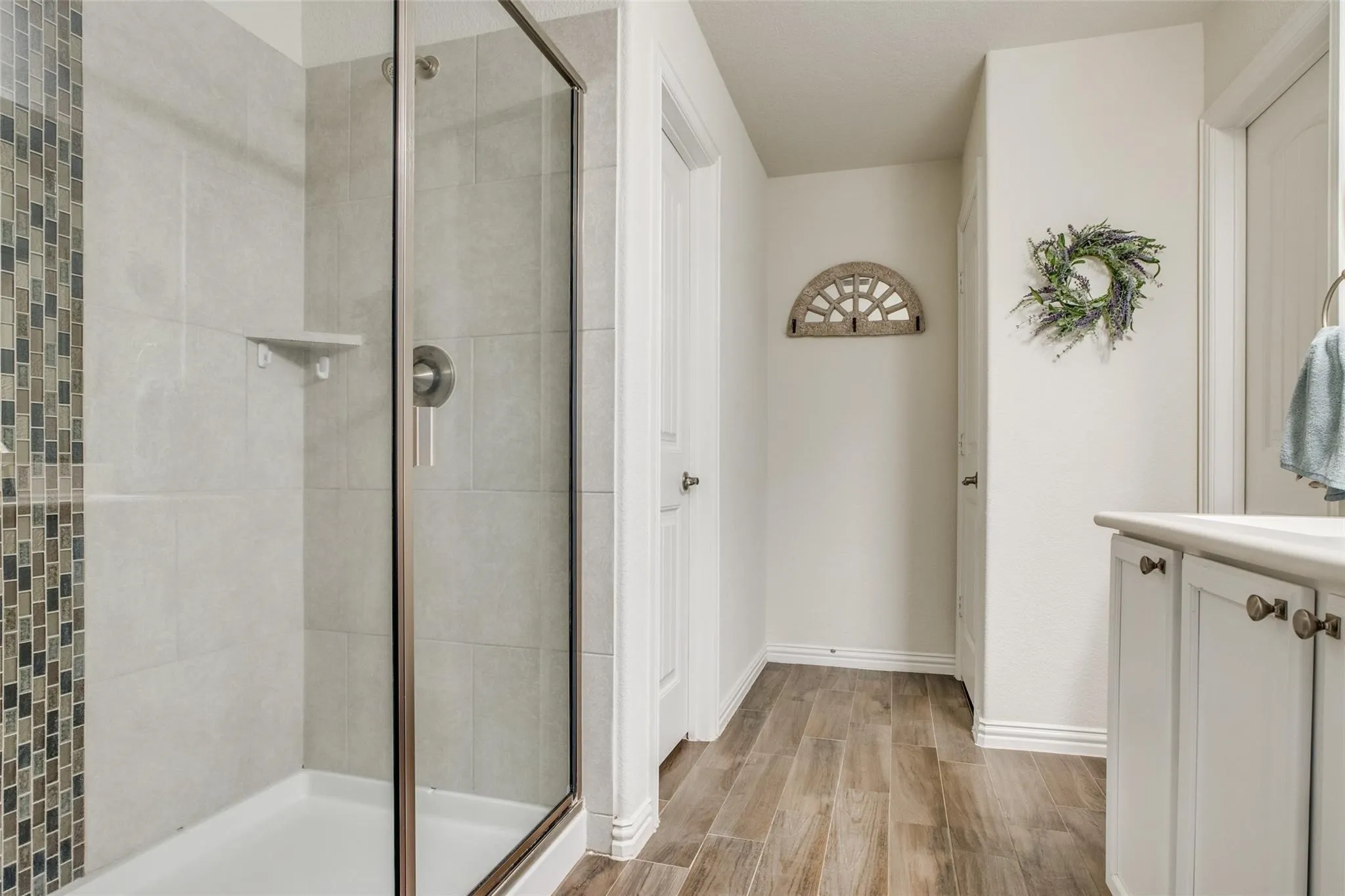 Single Family Residence For Rent in Collin County , 1203 Timberfalls Drive, Anna, Texas 75409, 4 Bedroom, 2 Bathroom, 1 Garage spaces, 1,999 Sqft, built in 2018, mls#21386200, Real Estate Agent in Anna, Homes For Rent in Collin county, Homes For Rent in Anna, Realtor in Anna Texas, Real Estate Brokerage Independent Realty Texas, Luminita Cordes Realtor