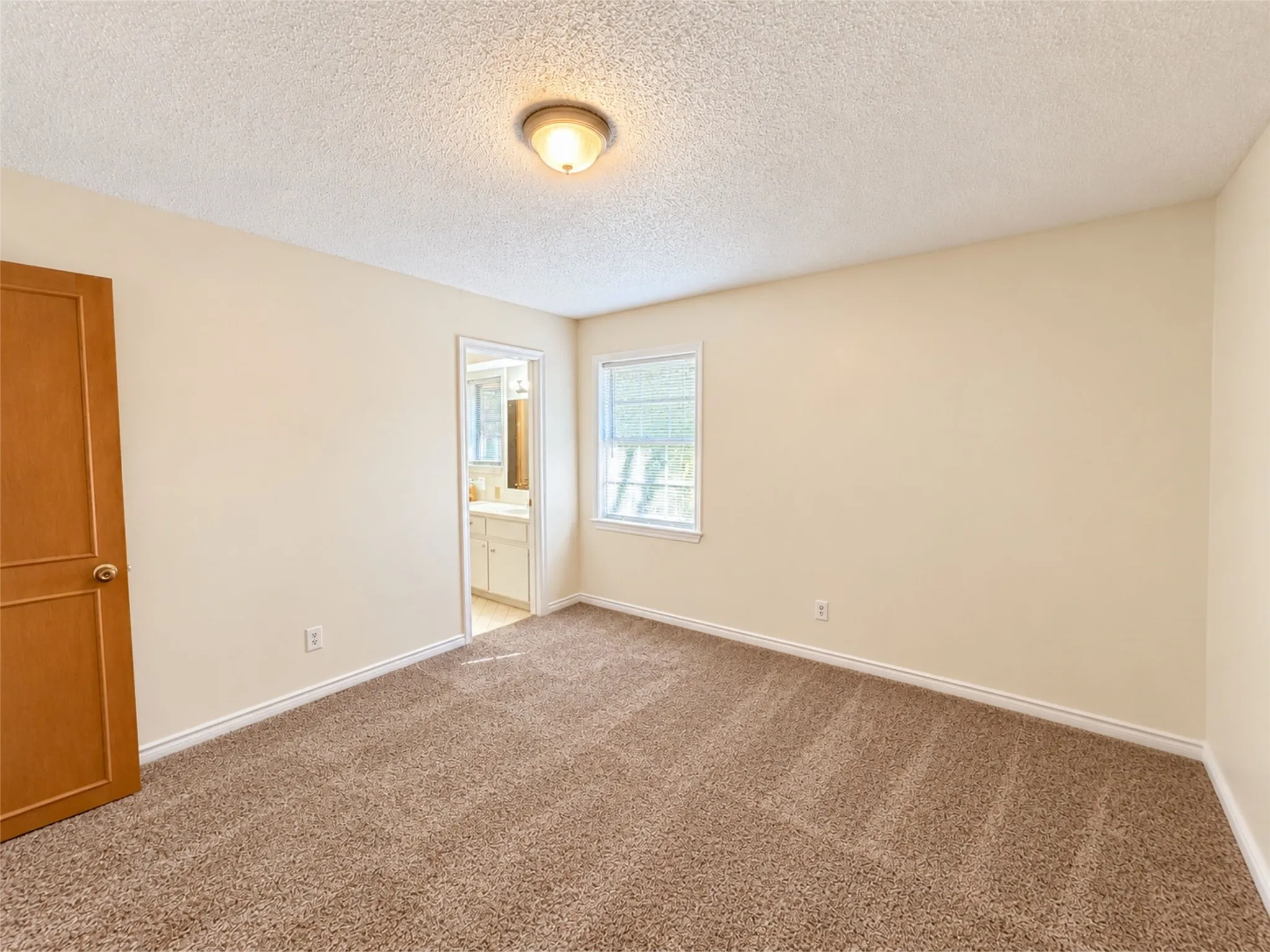 Single Family Residence For Rent in Hunt County , 7 Timberside Drive, Greenville, Texas 75402, 3 Bedroom, 2 Bathroom, 2 Garage spaces, 1,944 Sqft, built in 1975, mls#21388722, Real Estate Agent in Greenville, Homes For Rent in Hunt county, Homes For Rent in Greenville, Realtor in Greenville Texas, Real Estate Brokerage Independent Realty Texas, Luminita Cordes Realtor