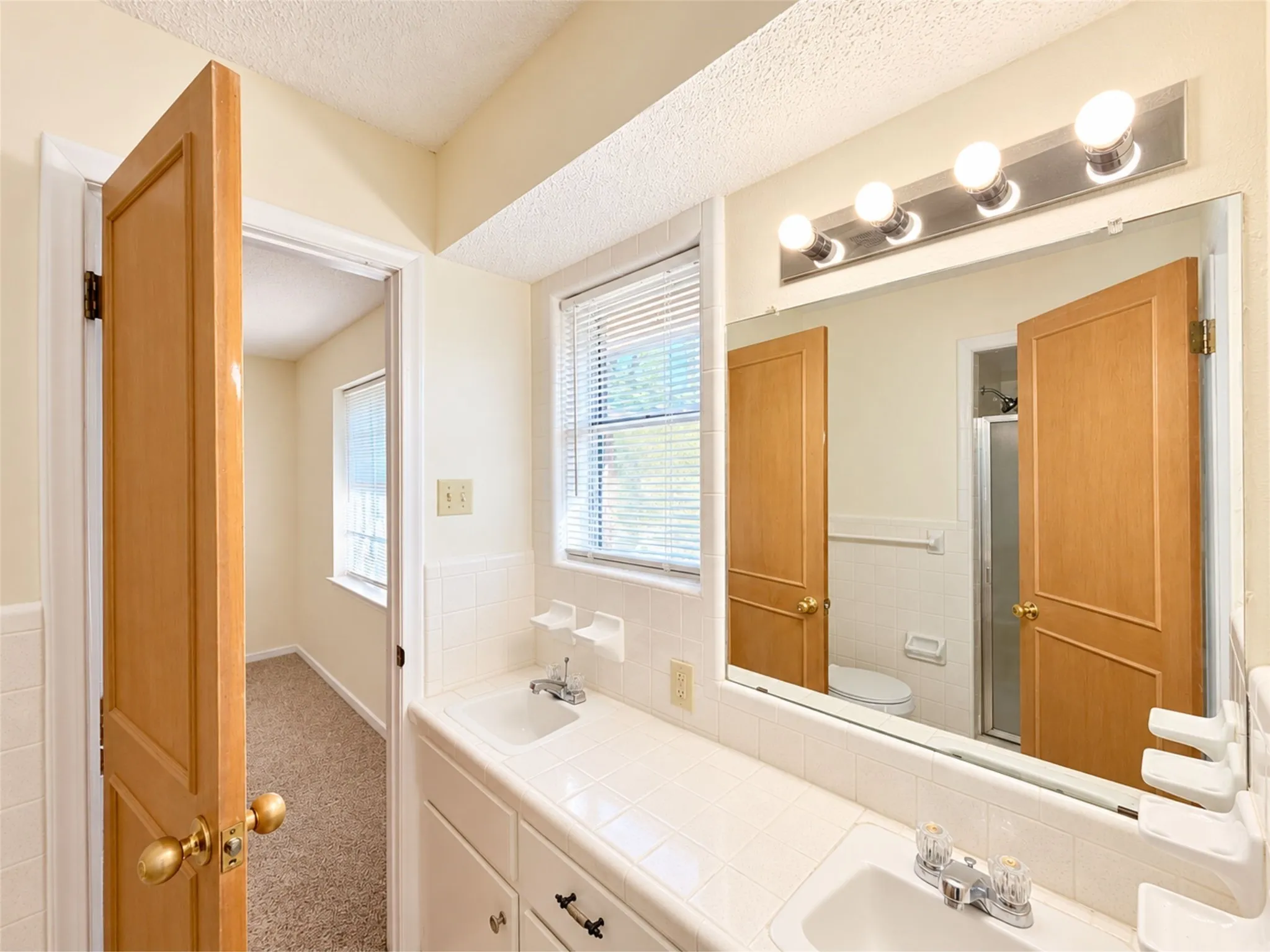 Single Family Residence For Rent in Hunt County , 7 Timberside Drive, Greenville, Texas 75402, 3 Bedroom, 2 Bathroom, 2 Garage spaces, 1,944 Sqft, built in 1975, mls#21388722, Real Estate Agent in Greenville, Homes For Rent in Hunt county, Homes For Rent in Greenville, Realtor in Greenville Texas, Real Estate Brokerage Independent Realty Texas, Luminita Cordes Realtor