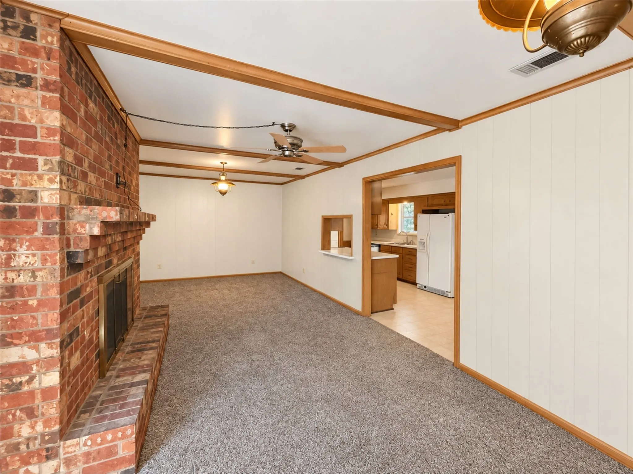 Single Family Residence For Rent in Hunt County , 7 Timberside Drive, Greenville, Texas 75402, 3 Bedroom, 2 Bathroom, 2 Garage spaces, 1,944 Sqft, built in 1975, mls#21388722, Real Estate Agent in Greenville, Homes For Rent in Hunt county, Homes For Rent in Greenville, Realtor in Greenville Texas, Real Estate Brokerage Independent Realty Texas, Luminita Cordes Realtor