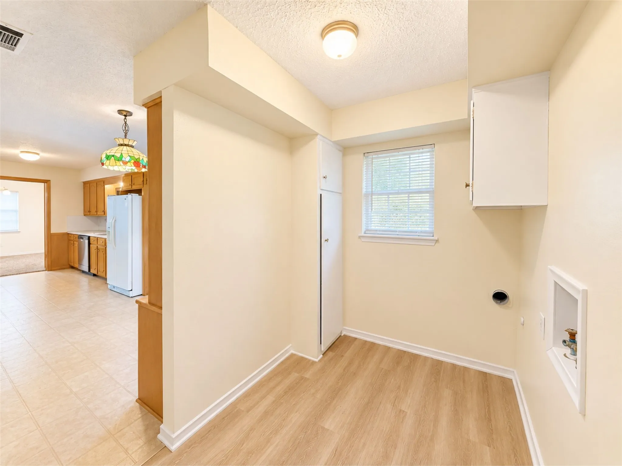Single Family Residence For Rent in Hunt County , 7 Timberside Drive, Greenville, Texas 75402, 3 Bedroom, 2 Bathroom, 2 Garage spaces, 1,944 Sqft, built in 1975, mls#21388722, Real Estate Agent in Greenville, Homes For Rent in Hunt county, Homes For Rent in Greenville, Realtor in Greenville Texas, Real Estate Brokerage Independent Realty Texas, Luminita Cordes Realtor