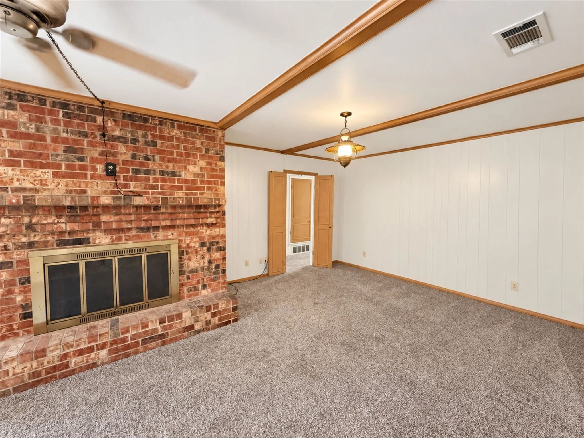 Single Family Residence For Rent in Hunt County , 7 Timberside Drive, Greenville, Texas 75402, 3 Bedroom, 2 Bathroom, 2 Garage spaces, 1,944 Sqft, built in 1975, mls#21388722, Real Estate Agent in Greenville, Homes For Rent in Hunt county, Homes For Rent in Greenville, Realtor in Greenville Texas, Real Estate Brokerage Independent Realty Texas, Luminita Cordes Realtor
