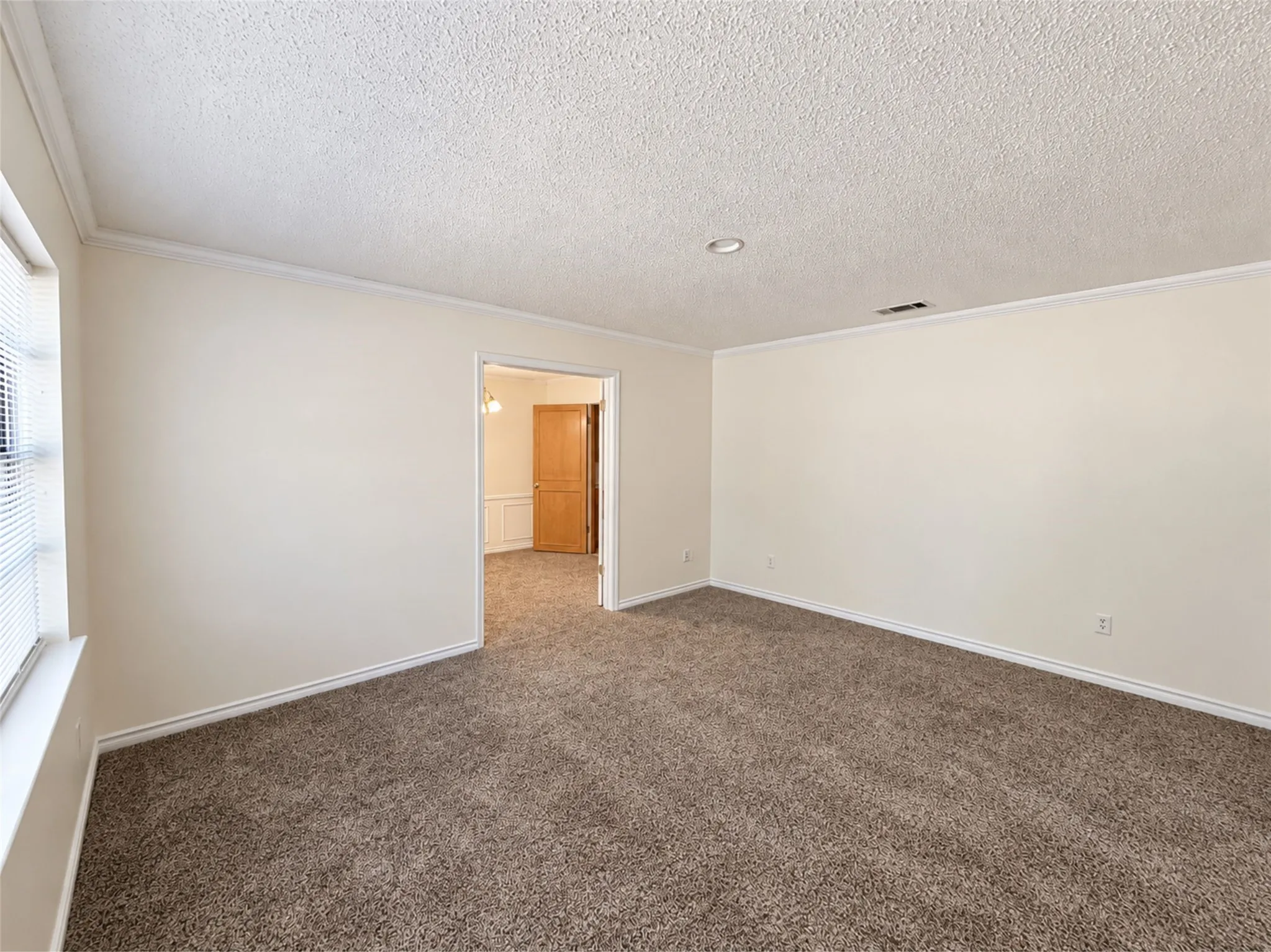 Single Family Residence For Rent in Hunt County , 7 Timberside Drive, Greenville, Texas 75402, 3 Bedroom, 2 Bathroom, 2 Garage spaces, 1,944 Sqft, built in 1975, mls#21388722, Real Estate Agent in Greenville, Homes For Rent in Hunt county, Homes For Rent in Greenville, Realtor in Greenville Texas, Real Estate Brokerage Independent Realty Texas, Luminita Cordes Realtor