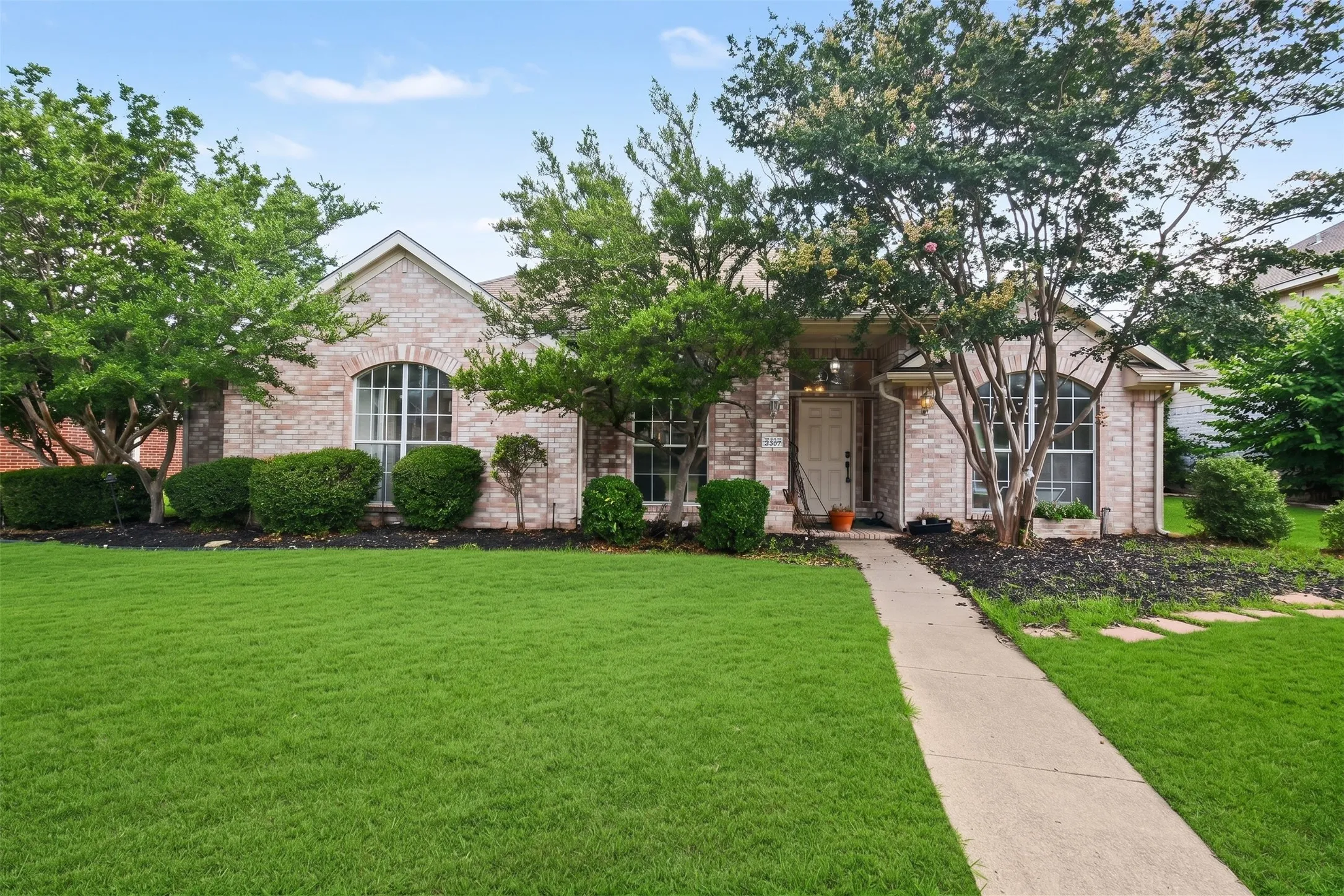 Single Family Residence For Sale in Collin County , 4581 Crown Ridge Drive, Plano, Texas 75024, 4 Bedroom, 2 Bathroom, 2 Garage spaces, 2,222 Sqft, built in 1997, mls#21388718, Real Estate Agent in Plano, Homes For Sale in Collin county, Homes For Sale in Plano, Realtor in Plano Texas, Real Estate Brokerage Independent Realty Texas, Luminita Cordes Realtor