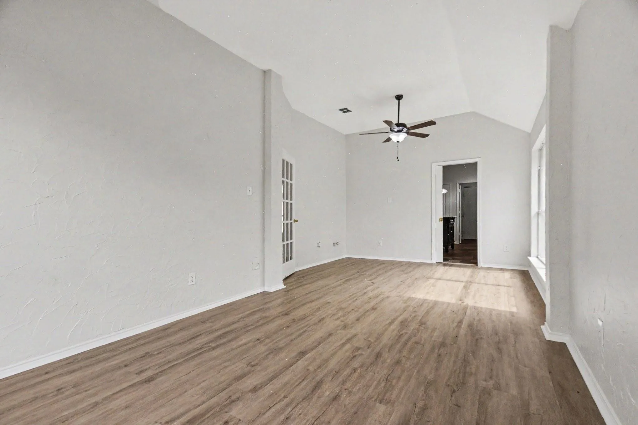 Single Family Residence For Sale in Collin County , 4581 Crown Ridge Drive, Plano, Texas 75024, 4 Bedroom, 2 Bathroom, 2 Garage spaces, 2,222 Sqft, built in 1997, mls#21388718, Real Estate Agent in Plano, Homes For Sale in Collin county, Homes For Sale in Plano, Realtor in Plano Texas, Real Estate Brokerage Independent Realty Texas, Luminita Cordes Realtor
