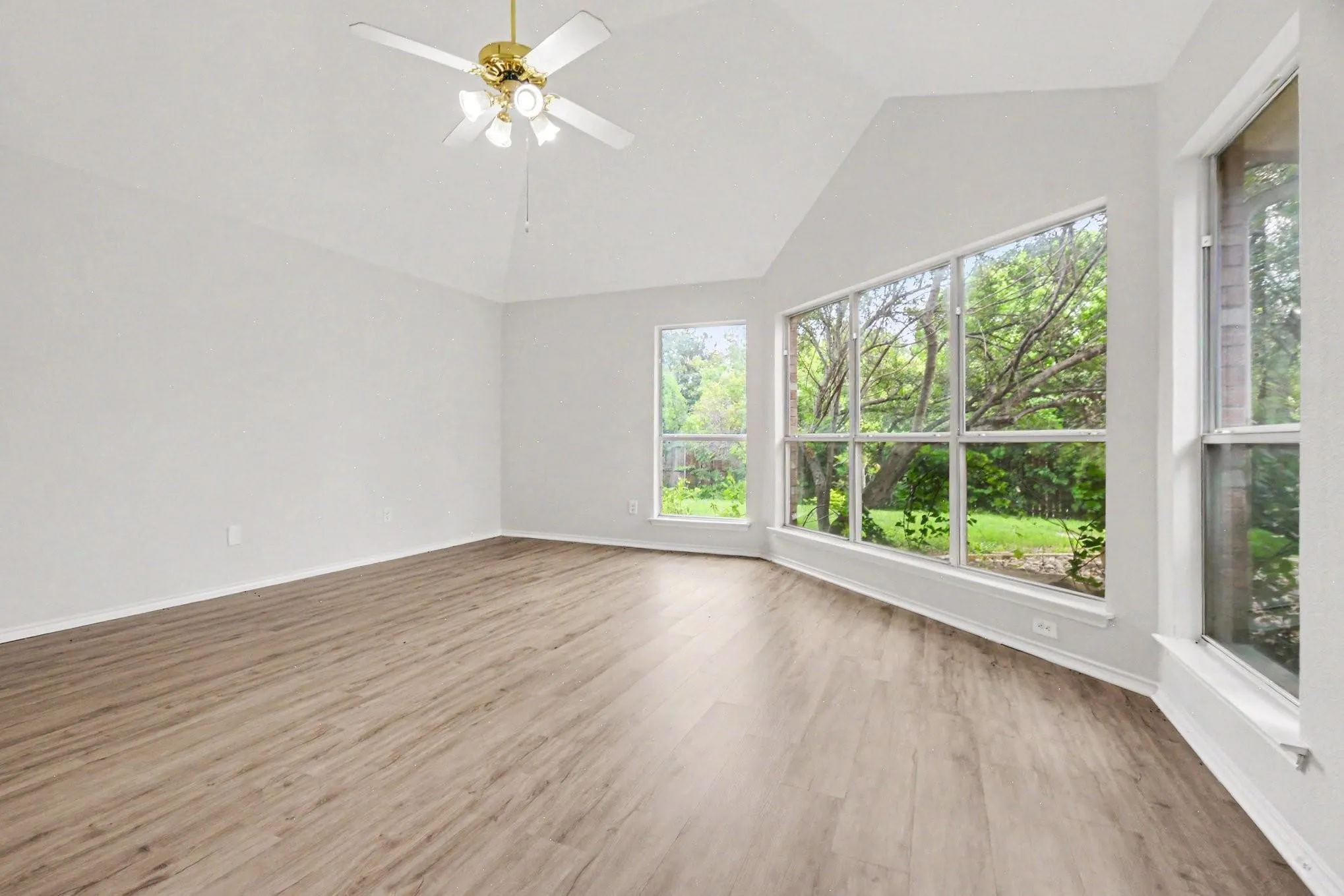 Single Family Residence For Sale in Collin County , 4581 Crown Ridge Drive, Plano, Texas 75024, 4 Bedroom, 2 Bathroom, 2 Garage spaces, 2,222 Sqft, built in 1997, mls#21388718, Real Estate Agent in Plano, Homes For Sale in Collin county, Homes For Sale in Plano, Realtor in Plano Texas, Real Estate Brokerage Independent Realty Texas, Luminita Cordes Realtor