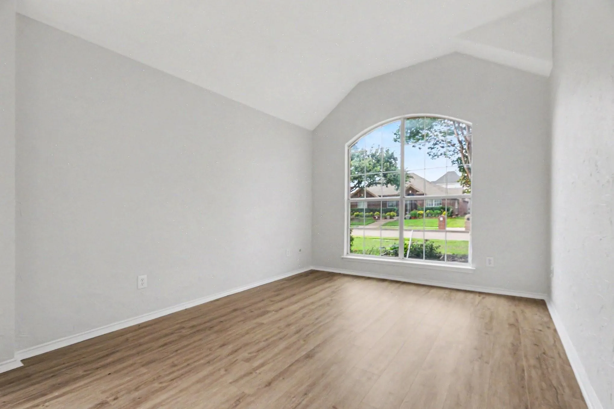 Single Family Residence For Sale in Collin County , 4581 Crown Ridge Drive, Plano, Texas 75024, 4 Bedroom, 2 Bathroom, 2 Garage spaces, 2,222 Sqft, built in 1997, mls#21388718, Real Estate Agent in Plano, Homes For Sale in Collin county, Homes For Sale in Plano, Realtor in Plano Texas, Real Estate Brokerage Independent Realty Texas, Luminita Cordes Realtor