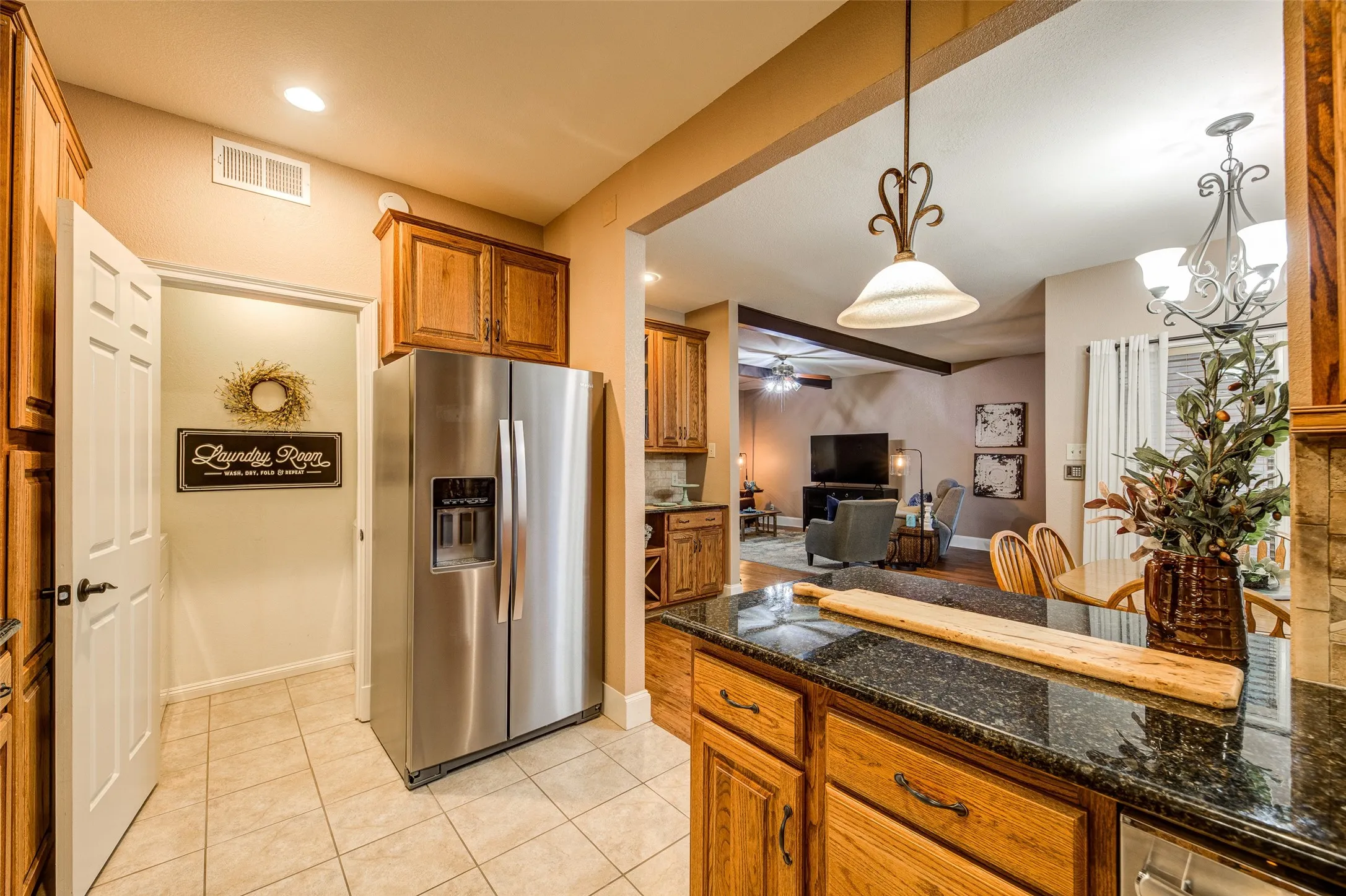 Townhouse For Sale in Tarrant County , 3602 Soft Wind Court, Grapevine, Texas 76051, 3 Bedroom, 3 Bathroom, 2 Garage spaces, 1,851 Sqft, built in 1985, mls#21388643, Real Estate Agent in Grapevine, Homes For Sale in Tarrant county, Homes For Sale in Grapevine, Realtor in Grapevine Texas, Real Estate Brokerage Independent Realty Texas, Luminita Cordes Realtor