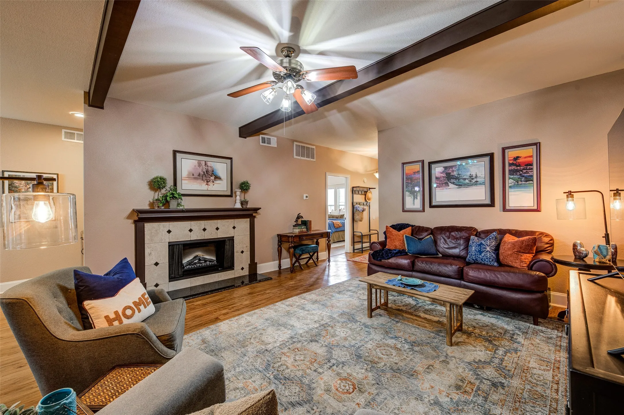 Townhouse For Sale in Tarrant County , 3602 Soft Wind Court, Grapevine, Texas 76051, 3 Bedroom, 3 Bathroom, 2 Garage spaces, 1,851 Sqft, built in 1985, mls#21388643, Real Estate Agent in Grapevine, Homes For Sale in Tarrant county, Homes For Sale in Grapevine, Realtor in Grapevine Texas, Real Estate Brokerage Independent Realty Texas, Luminita Cordes Realtor