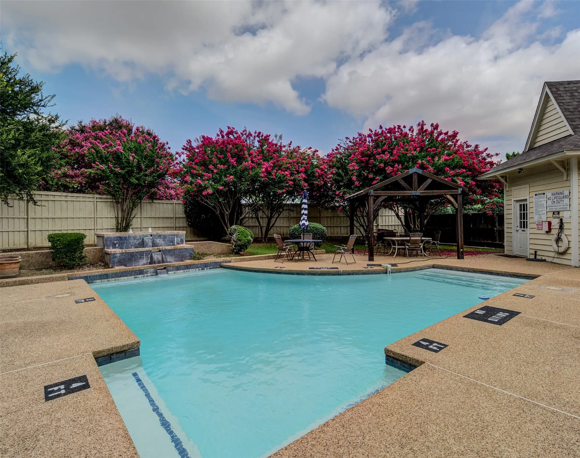 Townhouse For Sale in Tarrant County , 3602 Soft Wind Court, Grapevine, Texas 76051, 3 Bedroom, 3 Bathroom, 2 Garage spaces, 1,851 Sqft, built in 1985, mls#21388643, Real Estate Agent in Grapevine, Homes For Sale in Tarrant county, Homes For Sale in Grapevine, Realtor in Grapevine Texas, Real Estate Brokerage Independent Realty Texas, Luminita Cordes Realtor