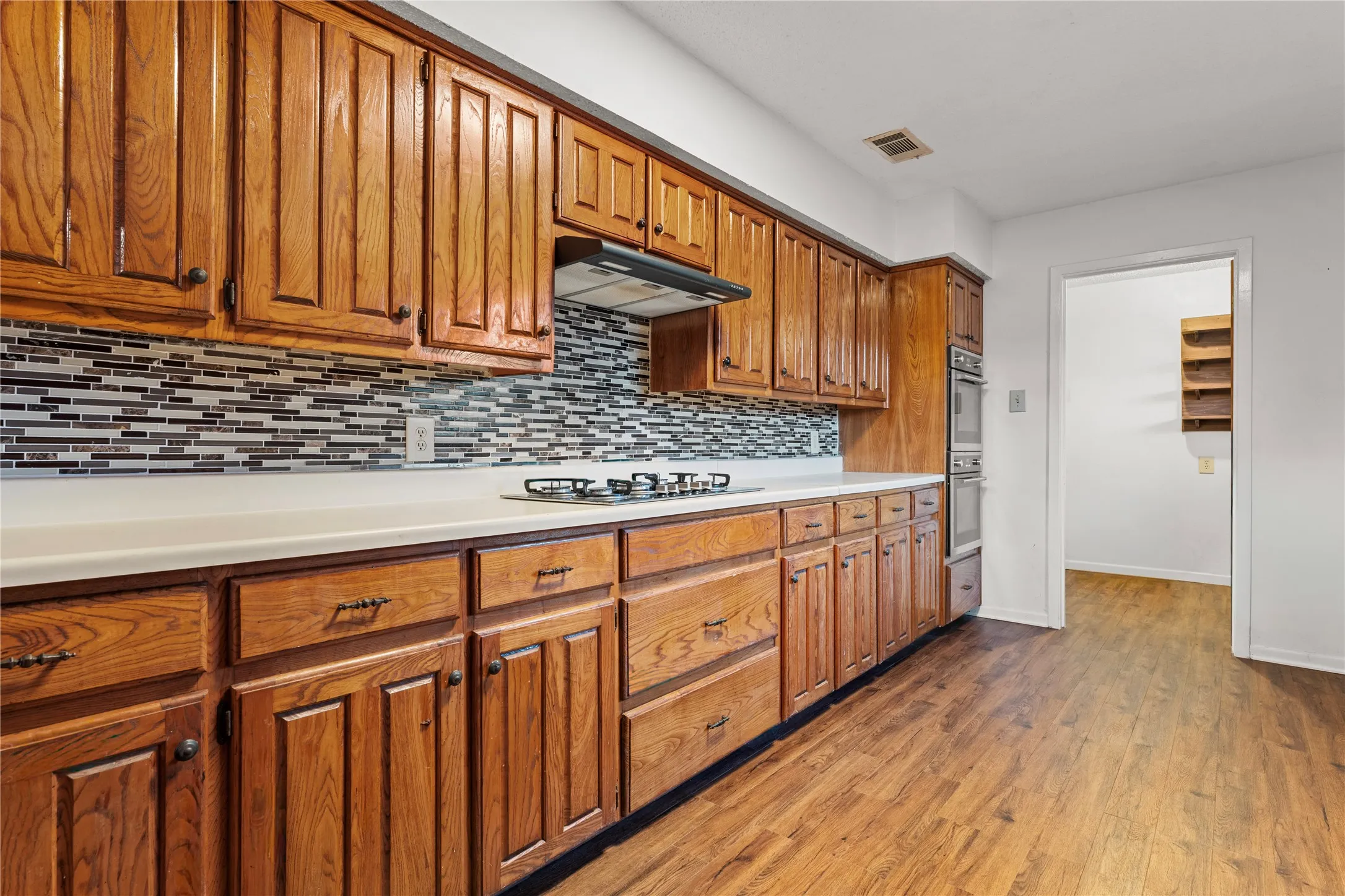 Single Family Residence For Sale in Mc Lennan County , 1825 Mahalia Drive, Waco, Texas 76705, 3 Bedroom, 2 Bathroom, 2 Garage spaces, 1,921 Sqft, built in 1983, mls#21380232, Real Estate Agent in Waco, Homes For Sale in Mc Lennan county, Homes For Sale in Waco, Realtor in Waco Texas, Real Estate Brokerage Independent Realty Texas, Luminita Cordes Realtor