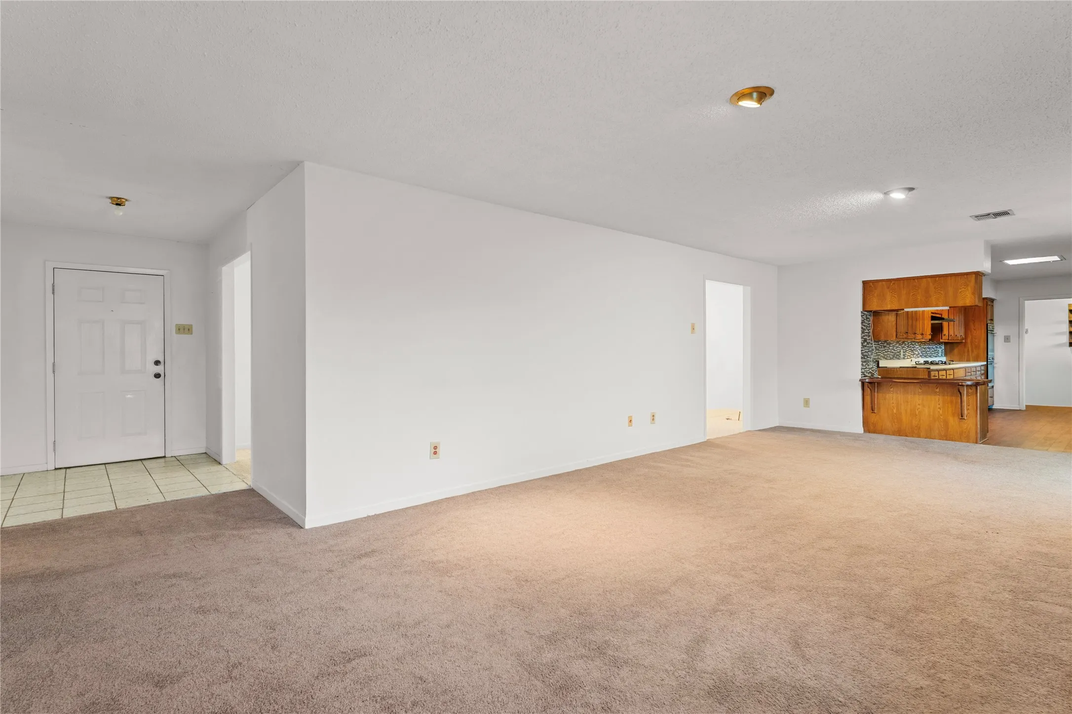 Single Family Residence For Sale in Mc Lennan County , 1825 Mahalia Drive, Waco, Texas 76705, 3 Bedroom, 2 Bathroom, 2 Garage spaces, 1,921 Sqft, built in 1983, mls#21380232, Real Estate Agent in Waco, Homes For Sale in Mc Lennan county, Homes For Sale in Waco, Realtor in Waco Texas, Real Estate Brokerage Independent Realty Texas, Luminita Cordes Realtor