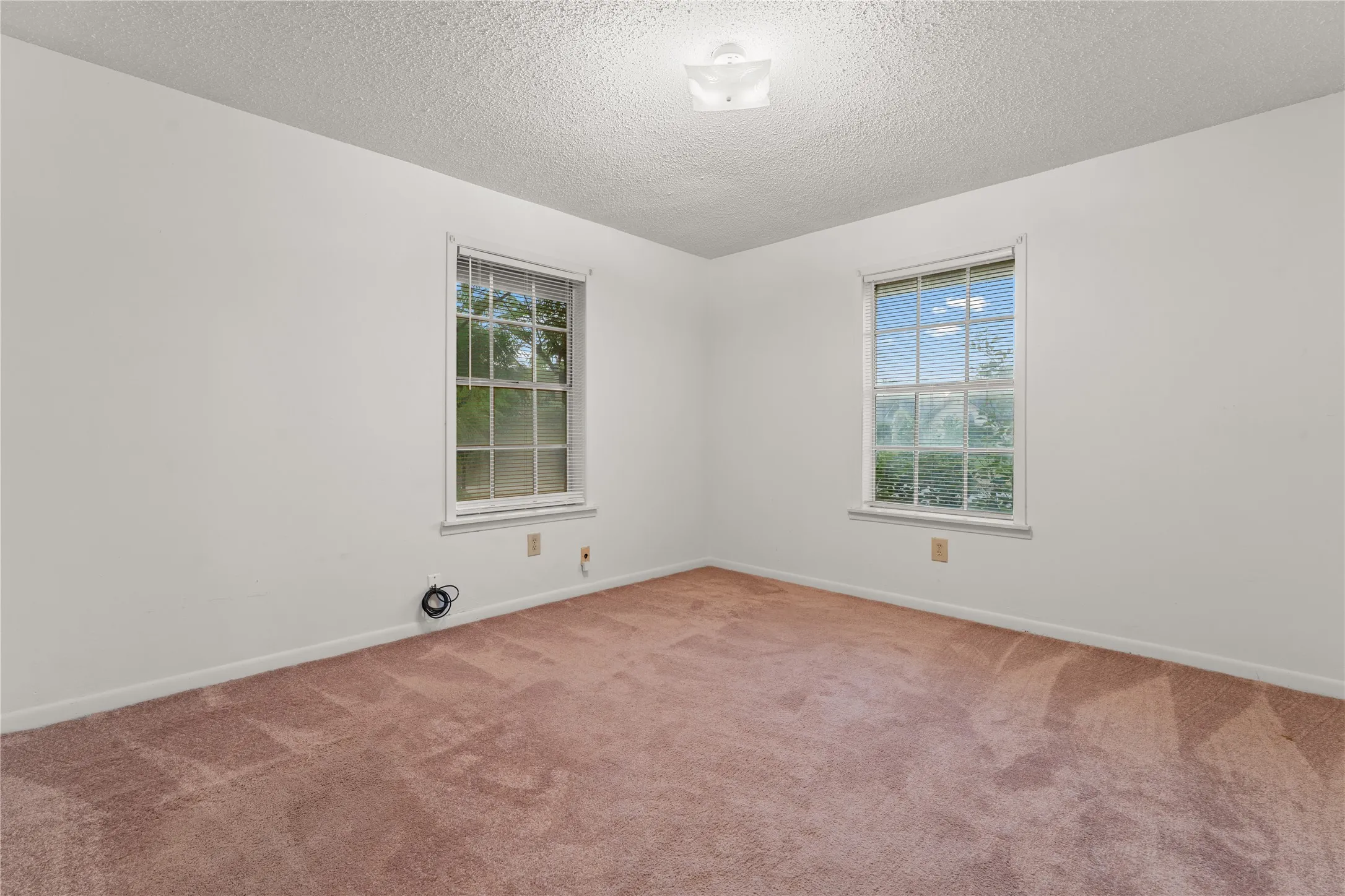 Single Family Residence For Sale in Mc Lennan County , 1825 Mahalia Drive, Waco, Texas 76705, 3 Bedroom, 2 Bathroom, 2 Garage spaces, 1,921 Sqft, built in 1983, mls#21380232, Real Estate Agent in Waco, Homes For Sale in Mc Lennan county, Homes For Sale in Waco, Realtor in Waco Texas, Real Estate Brokerage Independent Realty Texas, Luminita Cordes Realtor