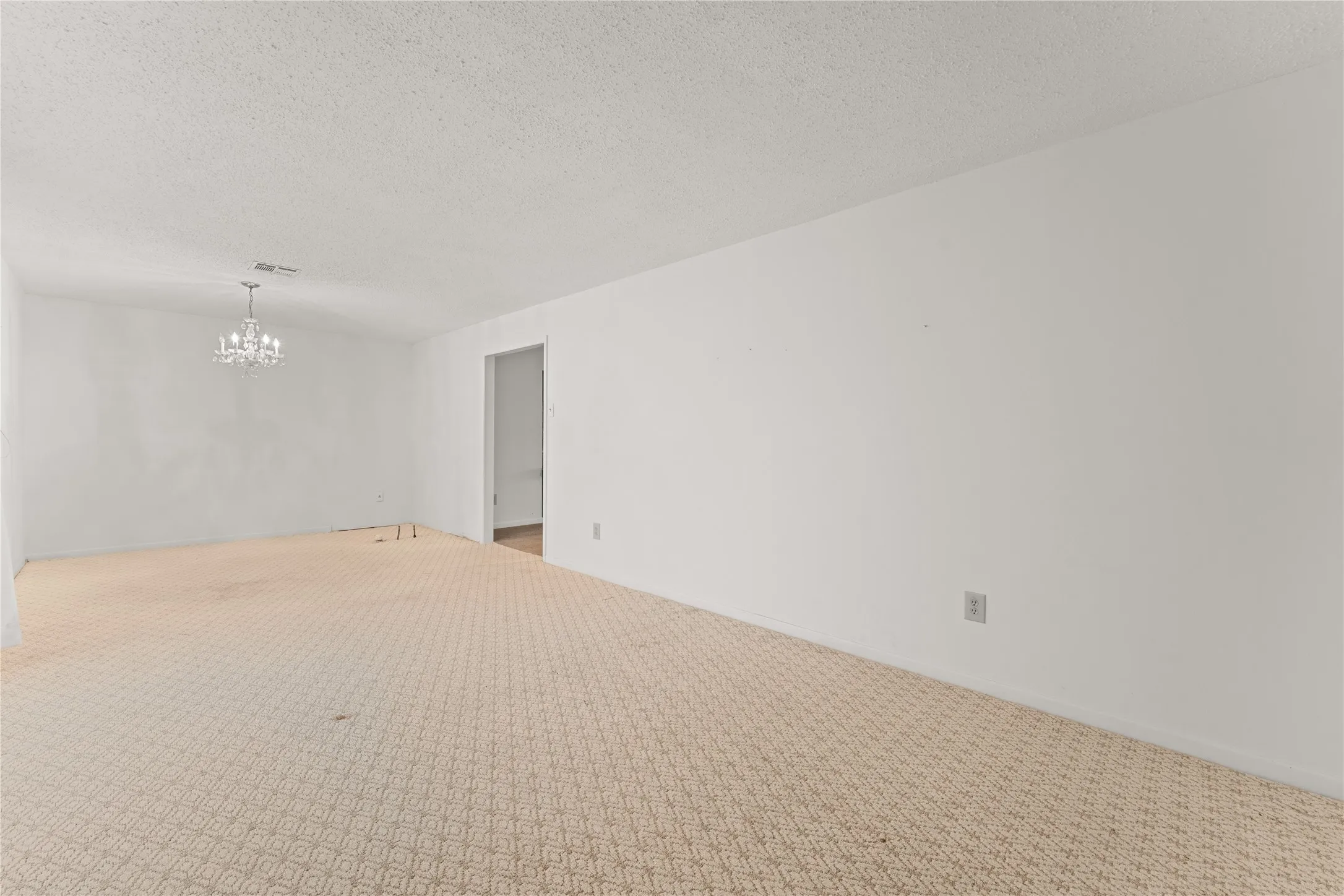 Single Family Residence For Sale in Mc Lennan County , 1825 Mahalia Drive, Waco, Texas 76705, 3 Bedroom, 2 Bathroom, 2 Garage spaces, 1,921 Sqft, built in 1983, mls#21380232, Real Estate Agent in Waco, Homes For Sale in Mc Lennan county, Homes For Sale in Waco, Realtor in Waco Texas, Real Estate Brokerage Independent Realty Texas, Luminita Cordes Realtor