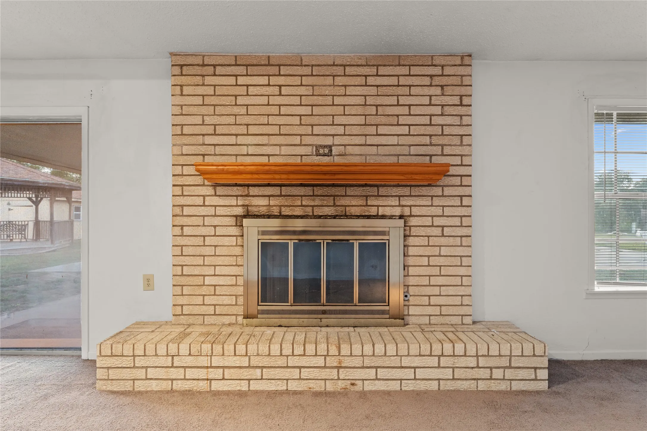 Single Family Residence For Sale in Mc Lennan County , 1825 Mahalia Drive, Waco, Texas 76705, 3 Bedroom, 2 Bathroom, 2 Garage spaces, 1,921 Sqft, built in 1983, mls#21380232, Real Estate Agent in Waco, Homes For Sale in Mc Lennan county, Homes For Sale in Waco, Realtor in Waco Texas, Real Estate Brokerage Independent Realty Texas, Luminita Cordes Realtor