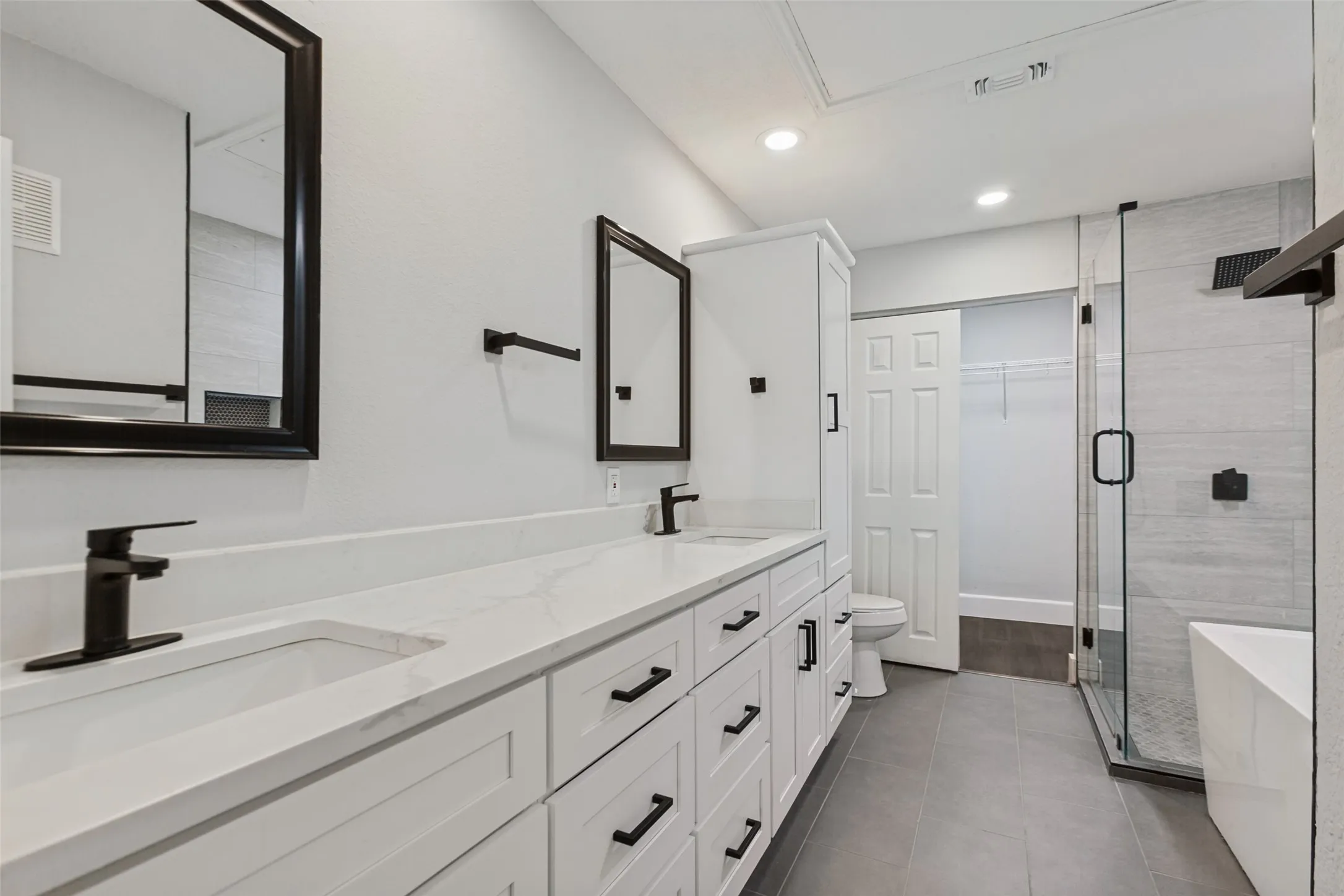 Condominium For Rent in Dallas County , 12660 Hillcrest Road 8101, Dallas, Texas 75230, 2 Bedroom, 2 Bathroom, Garage spaces, 1,144 Sqft, built in 1986, mls#21387639, Real Estate Agent in Dallas, Homes For Rent in Dallas county, Homes For Rent in Dallas, Realtor in Dallas Texas, Real Estate Brokerage Independent Realty Texas, Luminita Cordes Realtor