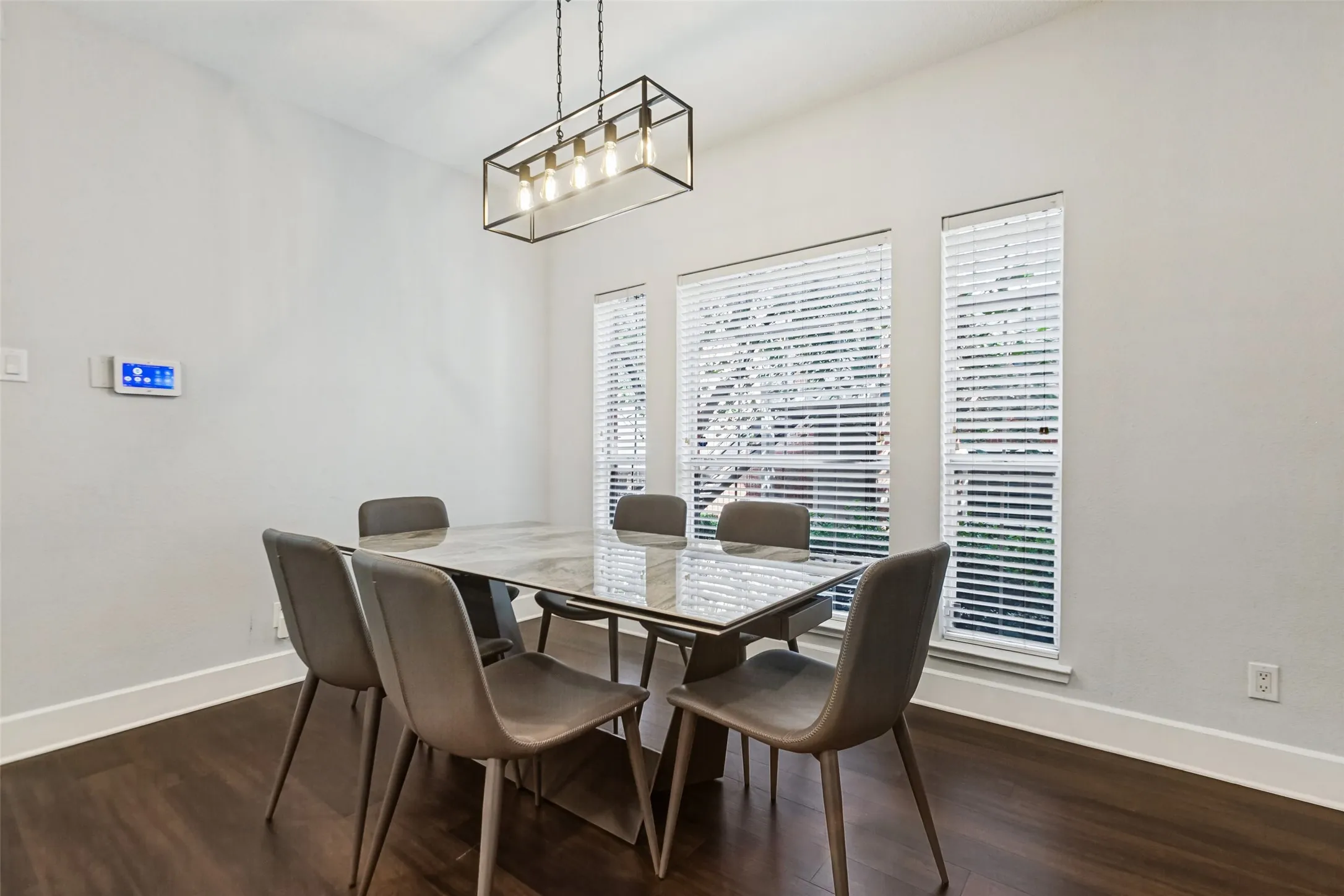 Condominium For Rent in Dallas County , 12660 Hillcrest Road 8101, Dallas, Texas 75230, 2 Bedroom, 2 Bathroom, Garage spaces, 1,144 Sqft, built in 1986, mls#21387639, Real Estate Agent in Dallas, Homes For Rent in Dallas county, Homes For Rent in Dallas, Realtor in Dallas Texas, Real Estate Brokerage Independent Realty Texas, Luminita Cordes Realtor