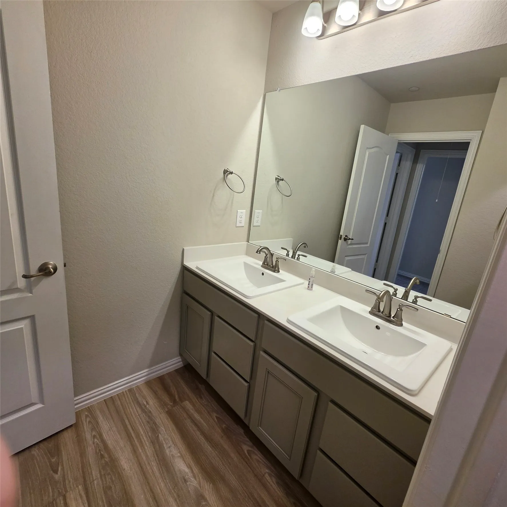 2nd bathroom