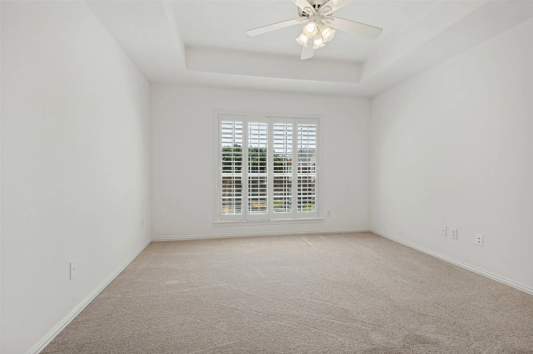 Single Family Residence For Sale in Denton County , 1432 Parkwood Drive, Carrollton, Texas 75007, 5 Bedroom, 4 Bathroom, 2 Garage spaces, 3,463 Sqft, built in 1998, mls#21385594, Real Estate Agent in Carrollton, Homes For Sale in Denton county, Homes For Sale in Carrollton, Realtor in Carrollton Texas, Real Estate Brokerage Independent Realty Texas, Luminita Cordes Realtor