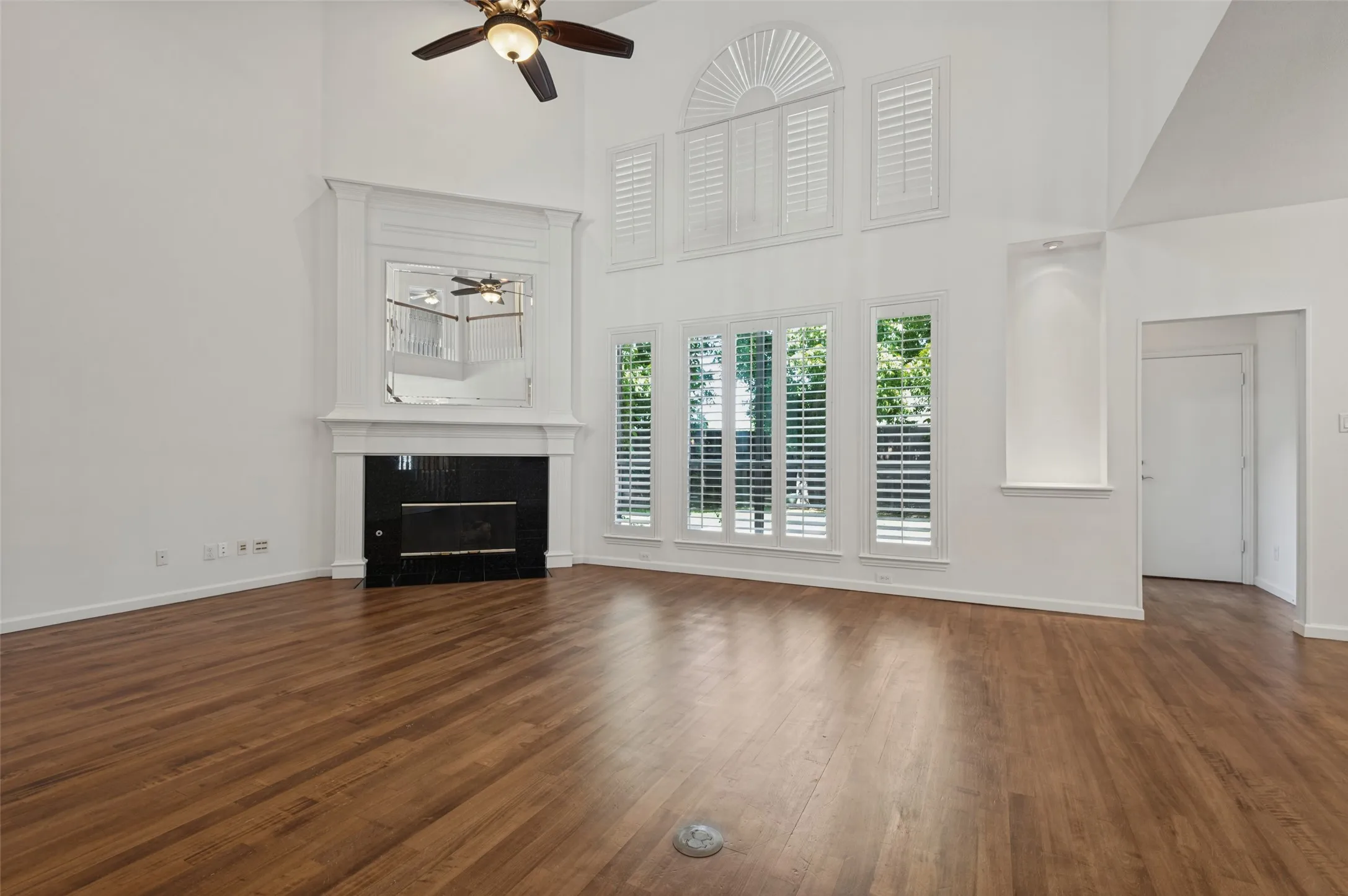 Single Family Residence For Sale in Denton County , 1432 Parkwood Drive, Carrollton, Texas 75007, 5 Bedroom, 4 Bathroom, 2 Garage spaces, 3,463 Sqft, built in 1998, mls#21385594, Real Estate Agent in Carrollton, Homes For Sale in Denton county, Homes For Sale in Carrollton, Realtor in Carrollton Texas, Real Estate Brokerage Independent Realty Texas, Luminita Cordes Realtor