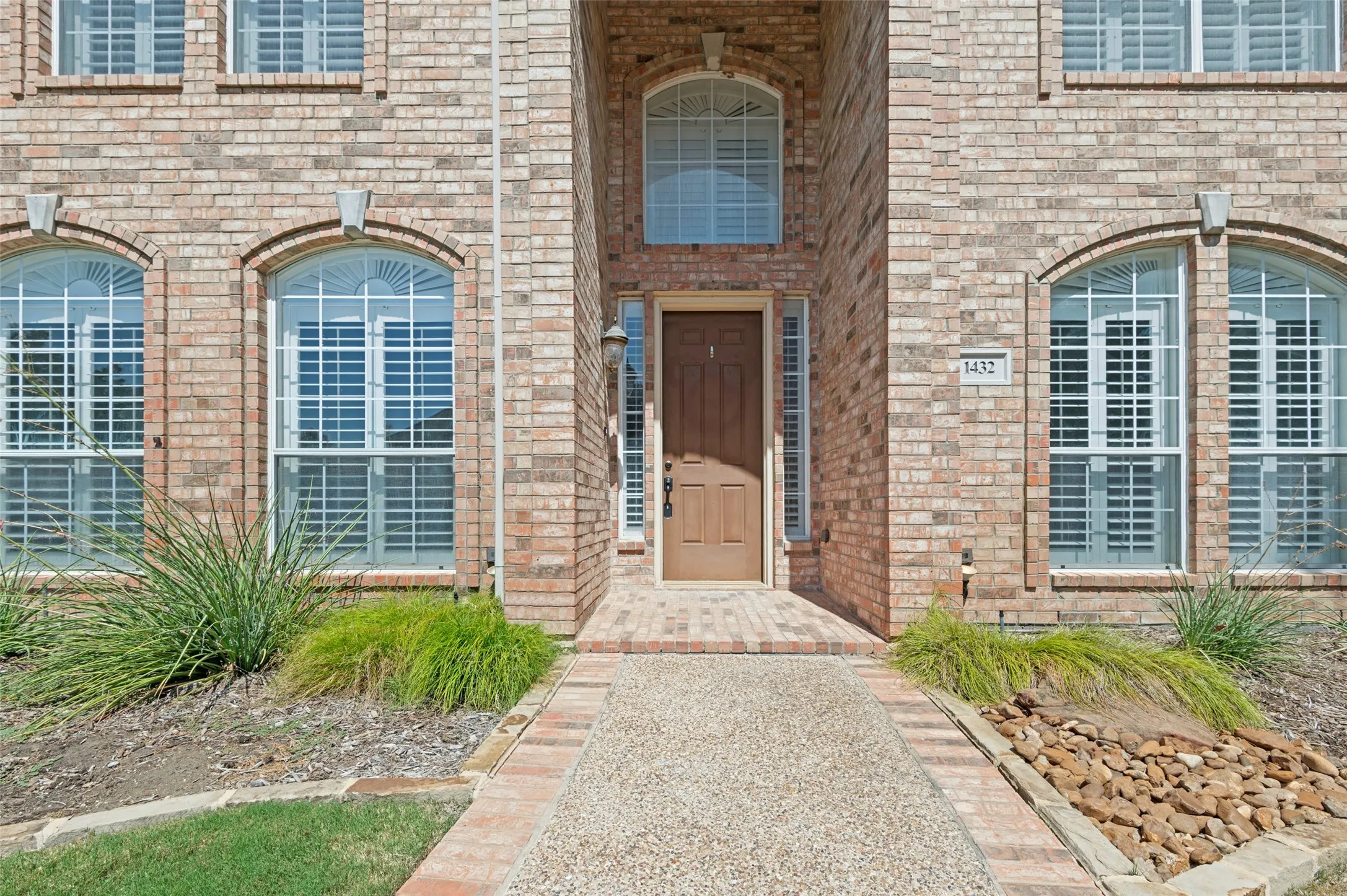 Single Family Residence For Sale in Denton County , 1432 Parkwood Drive, Carrollton, Texas 75007, 5 Bedroom, 4 Bathroom, 2 Garage spaces, 3,463 Sqft, built in 1998, mls#21385594, Real Estate Agent in Carrollton, Homes For Sale in Denton county, Homes For Sale in Carrollton, Realtor in Carrollton Texas, Real Estate Brokerage Independent Realty Texas, Luminita Cordes Realtor
