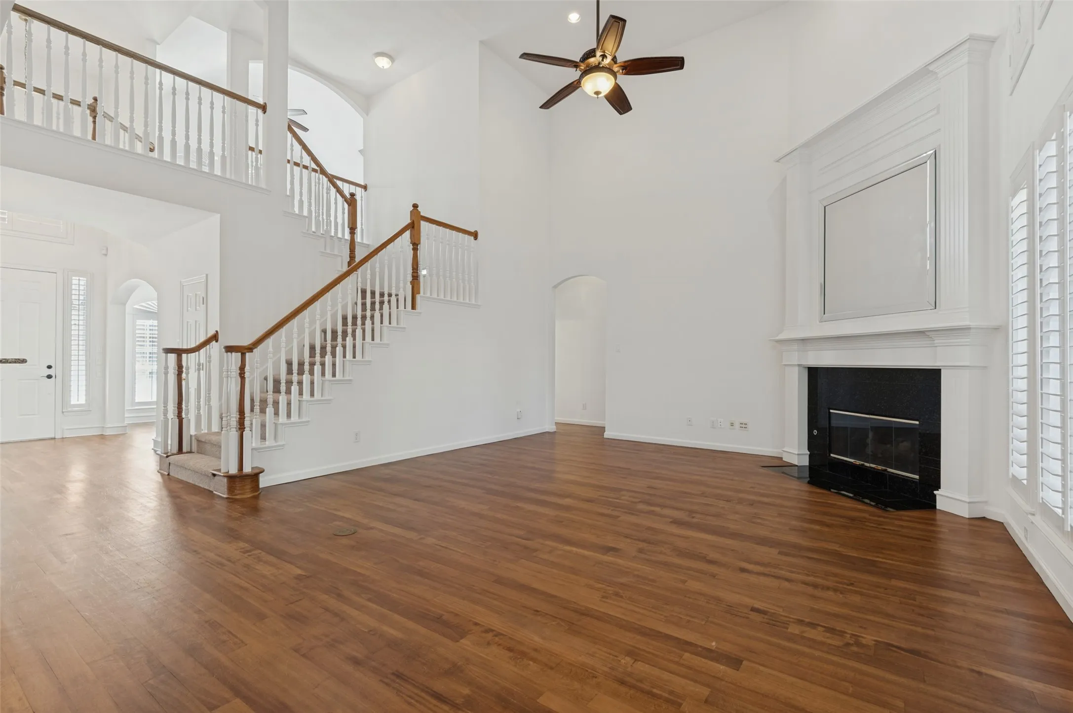 Single Family Residence For Sale in Denton County , 1432 Parkwood Drive, Carrollton, Texas 75007, 5 Bedroom, 4 Bathroom, 2 Garage spaces, 3,463 Sqft, built in 1998, mls#21385594, Real Estate Agent in Carrollton, Homes For Sale in Denton county, Homes For Sale in Carrollton, Realtor in Carrollton Texas, Real Estate Brokerage Independent Realty Texas, Luminita Cordes Realtor