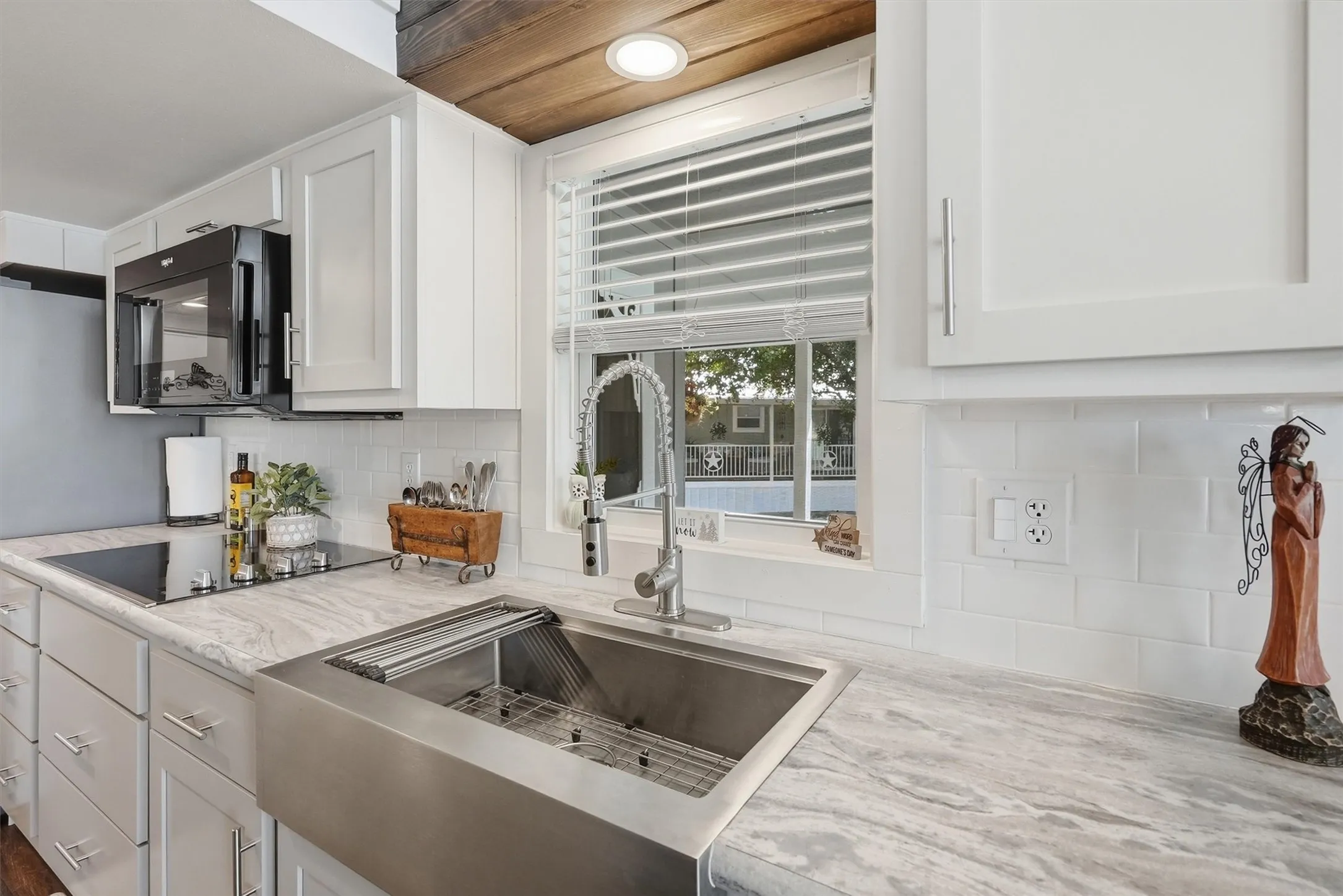 Single Family Residence For Sale in Hood County , 817 Brazos Harbor Circle, Granbury, Texas 76048, 1 Bedroom, 1 Bathroom, Garage spaces, 399 Sqft, built in 2023, mls#21387726, Real Estate Agent in Granbury, Homes For Sale in Hood county, Homes For Sale in Granbury, Realtor in Granbury Texas, Real Estate Brokerage Independent Realty Texas, Luminita Cordes Realtor