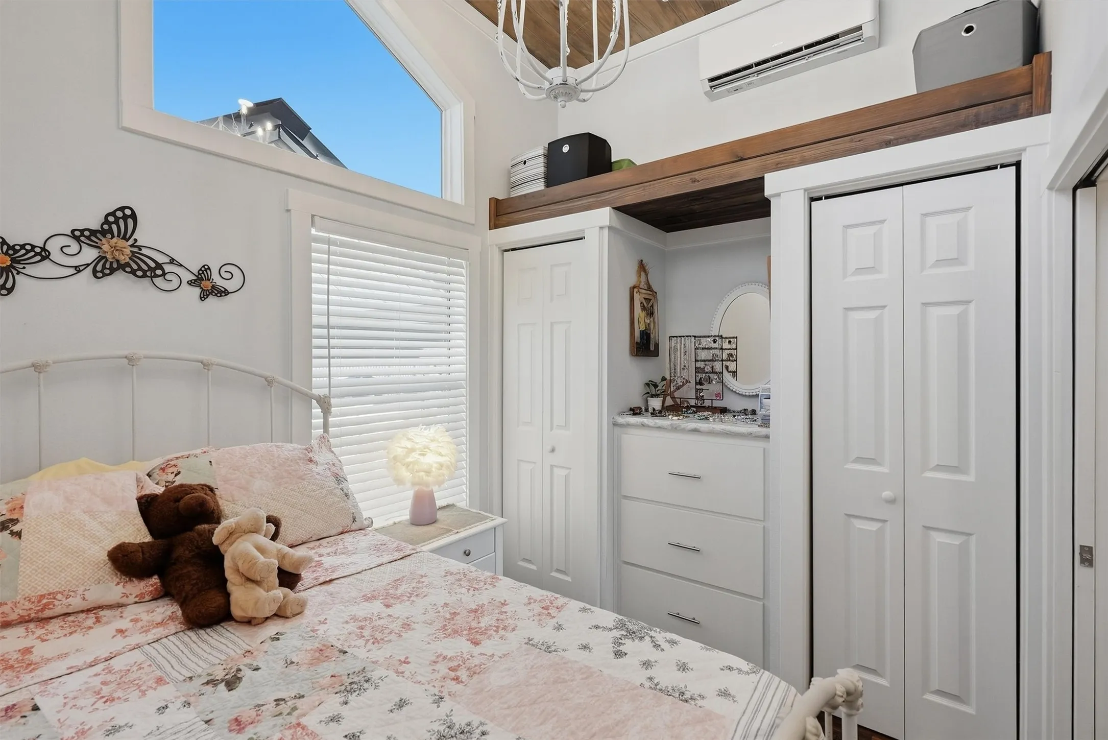 Single Family Residence For Sale in Hood County , 817 Brazos Harbor Circle, Granbury, Texas 76048, 1 Bedroom, 1 Bathroom, Garage spaces, 399 Sqft, built in 2023, mls#21387726, Real Estate Agent in Granbury, Homes For Sale in Hood county, Homes For Sale in Granbury, Realtor in Granbury Texas, Real Estate Brokerage Independent Realty Texas, Luminita Cordes Realtor