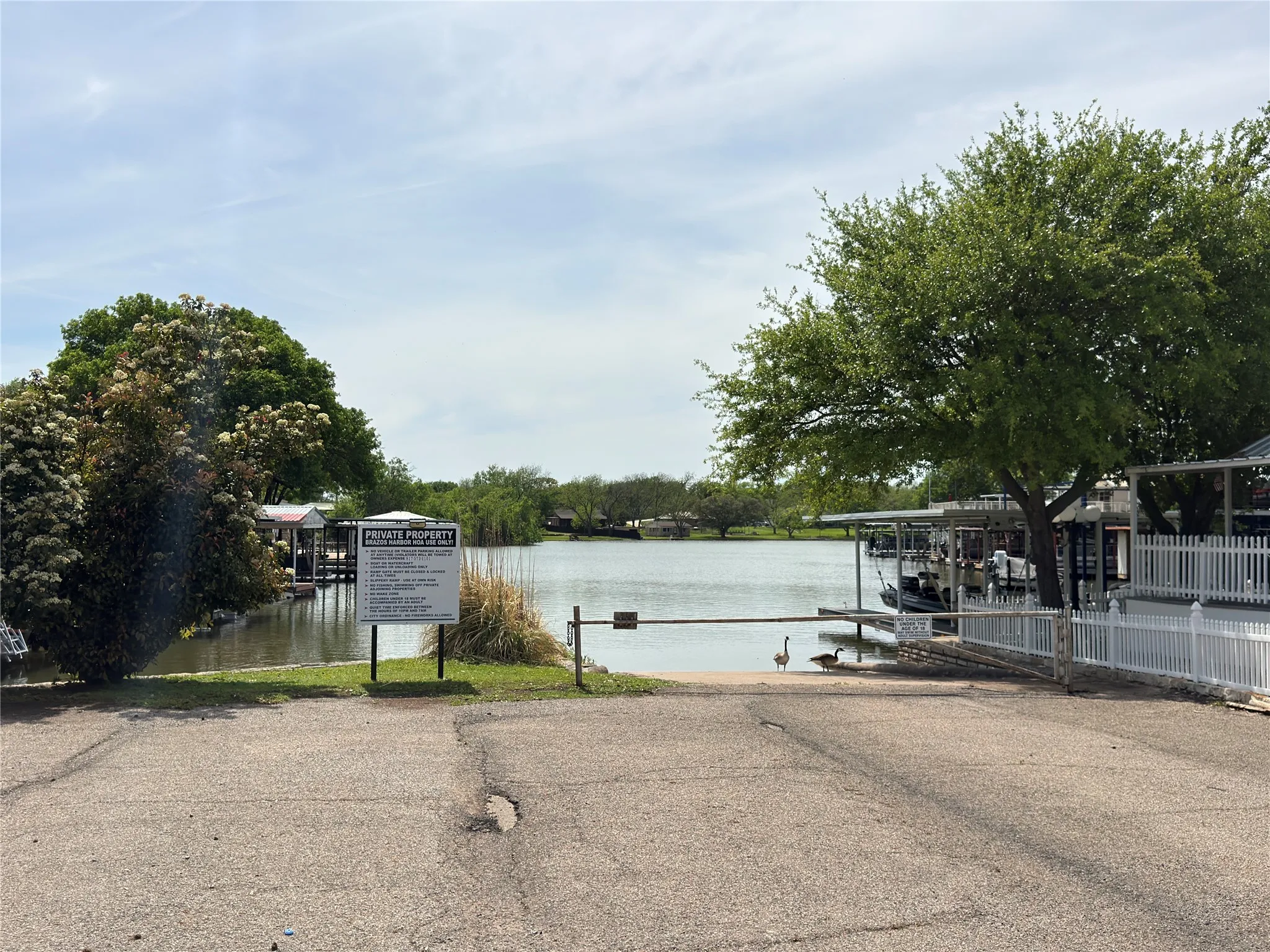 Single Family Residence For Sale in Hood County , 817 Brazos Harbor Circle, Granbury, Texas 76048, 1 Bedroom, 1 Bathroom, Garage spaces, 399 Sqft, built in 2023, mls#21387726, Real Estate Agent in Granbury, Homes For Sale in Hood county, Homes For Sale in Granbury, Realtor in Granbury Texas, Real Estate Brokerage Independent Realty Texas, Luminita Cordes Realtor