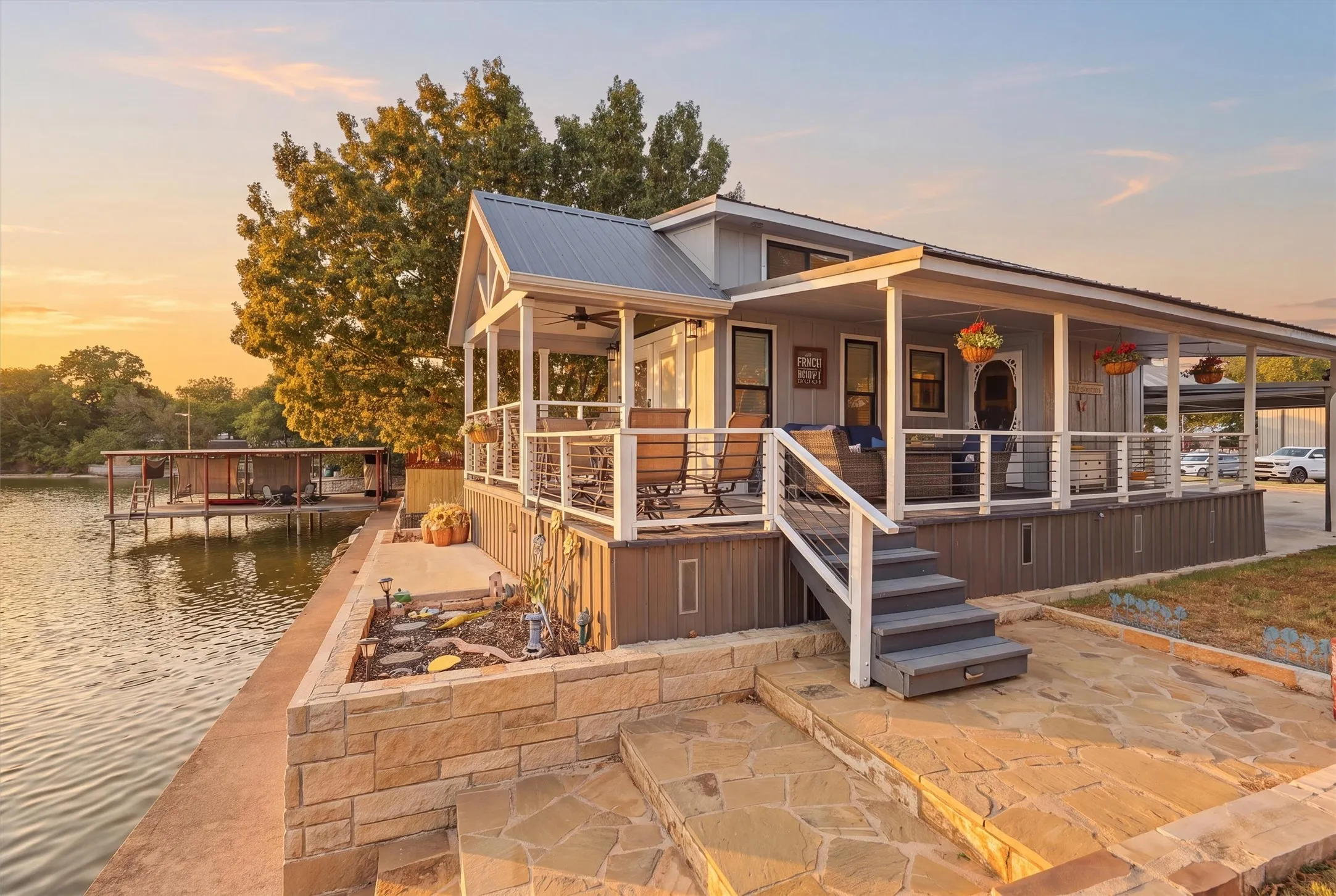 Single Family Residence For Sale in Hood County , 817 Brazos Harbor Circle, Granbury, Texas 76048, 1 Bedroom, 1 Bathroom, Garage spaces, 399 Sqft, built in 2023, mls#21387726, Real Estate Agent in Granbury, Homes For Sale in Hood county, Homes For Sale in Granbury, Realtor in Granbury Texas, Real Estate Brokerage Independent Realty Texas, Luminita Cordes Realtor