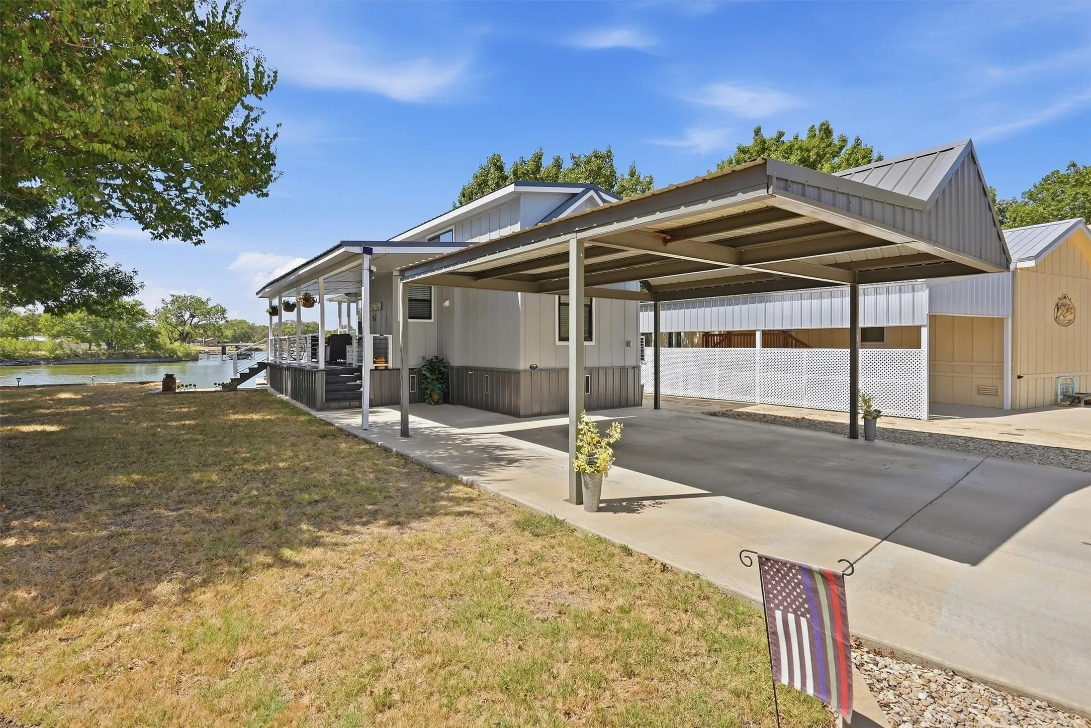 Single Family Residence For Sale in Hood County , 817 Brazos Harbor Circle, Granbury, Texas 76048, 1 Bedroom, 1 Bathroom, Garage spaces, 399 Sqft, built in 2023, mls#21387726, Real Estate Agent in Granbury, Homes For Sale in Hood county, Homes For Sale in Granbury, Realtor in Granbury Texas, Real Estate Brokerage Independent Realty Texas, Luminita Cordes Realtor