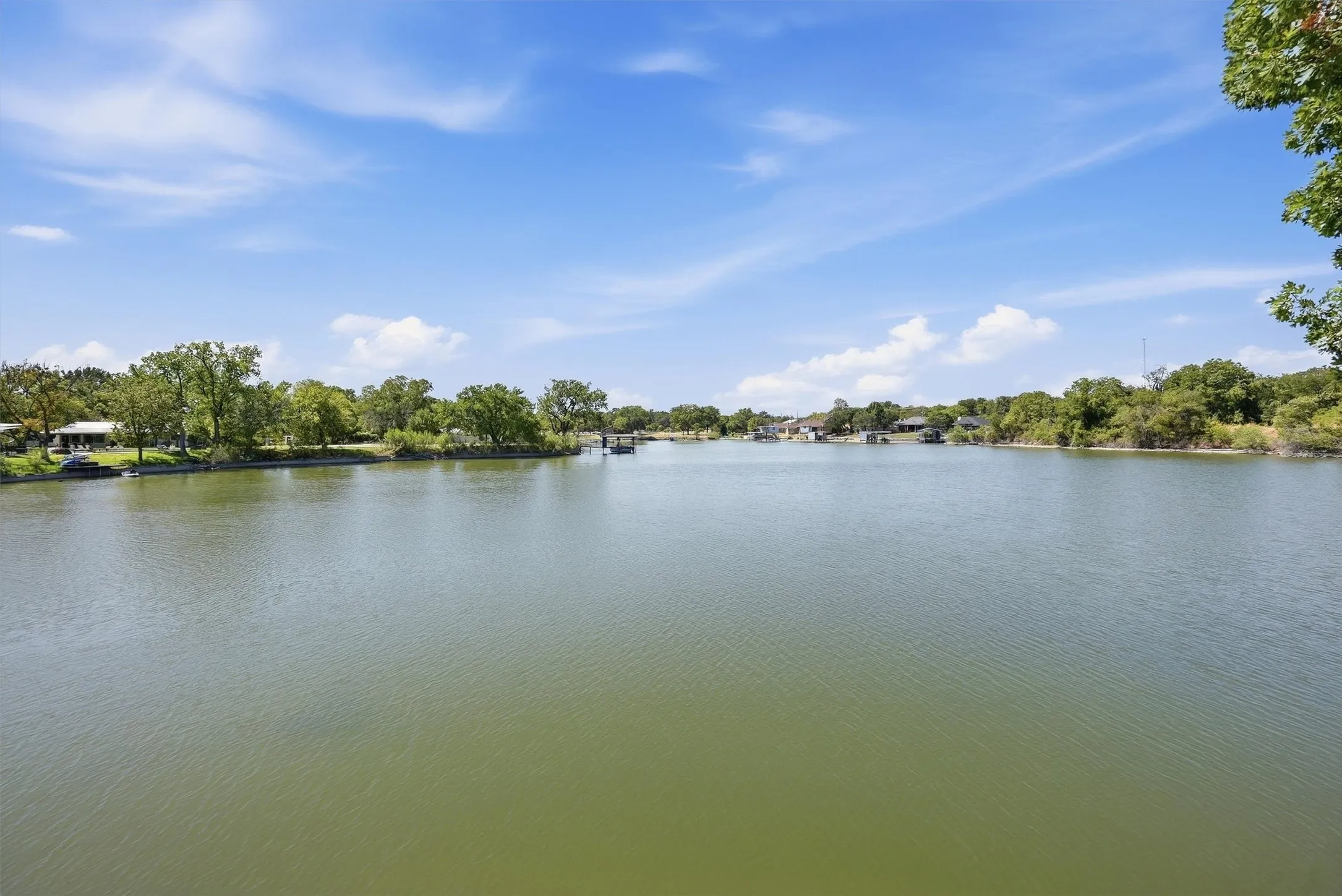 Single Family Residence For Sale in Hood County , 817 Brazos Harbor Circle, Granbury, Texas 76048, 1 Bedroom, 1 Bathroom, Garage spaces, 399 Sqft, built in 2023, mls#21387726, Real Estate Agent in Granbury, Homes For Sale in Hood county, Homes For Sale in Granbury, Realtor in Granbury Texas, Real Estate Brokerage Independent Realty Texas, Luminita Cordes Realtor