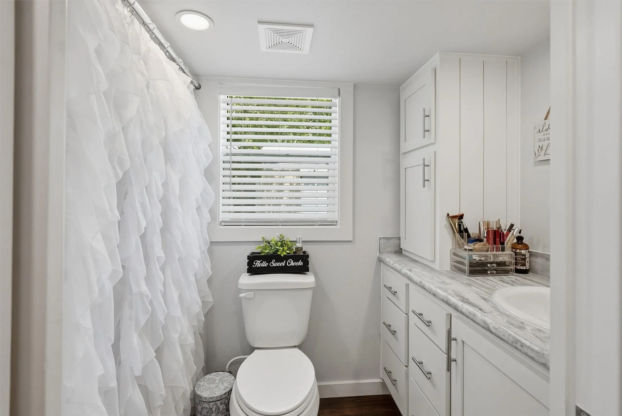 Single Family Residence For Sale in Hood County , 817 Brazos Harbor Circle, Granbury, Texas 76048, 1 Bedroom, 1 Bathroom, Garage spaces, 399 Sqft, built in 2023, mls#21387726, Real Estate Agent in Granbury, Homes For Sale in Hood county, Homes For Sale in Granbury, Realtor in Granbury Texas, Real Estate Brokerage Independent Realty Texas, Luminita Cordes Realtor
