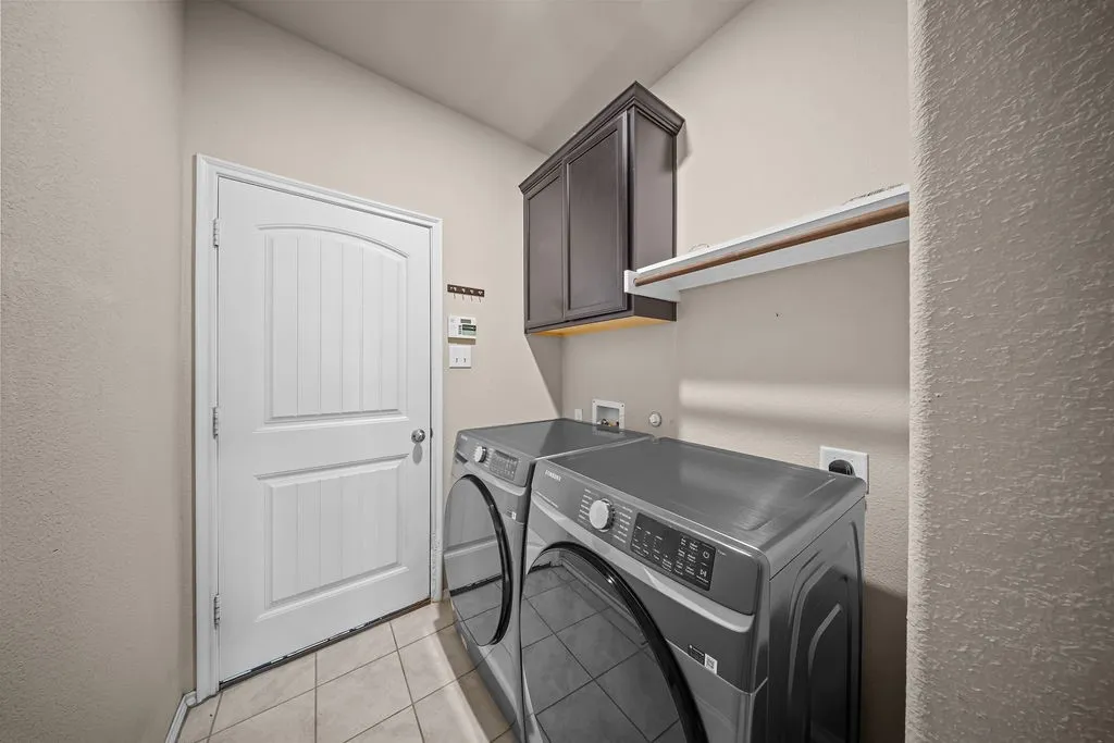 Single Family Residence For Sale in Denton County , 908 Lake Sierra Way, Little Elm, Texas 75068, 3 Bedroom, 2 Bathroom, 2 Garage spaces, 1,686 Sqft, built in 2017, mls#21388699, Real Estate Agent in Little Elm, Homes For Sale in Denton county, Homes For Sale in Little Elm, Realtor in Little Elm Texas, Real Estate Brokerage Independent Realty Texas, Luminita Cordes Realtor