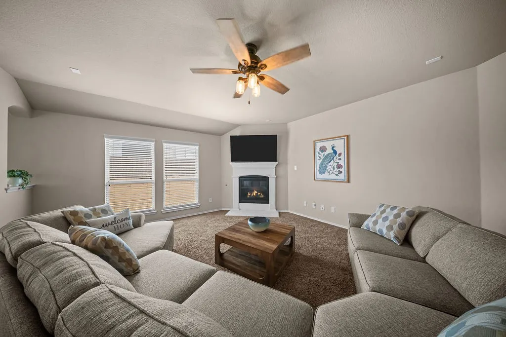 Single Family Residence For Sale in Denton County , 908 Lake Sierra Way, Little Elm, Texas 75068, 3 Bedroom, 2 Bathroom, 2 Garage spaces, 1,686 Sqft, built in 2017, mls#21388699, Real Estate Agent in Little Elm, Homes For Sale in Denton county, Homes For Sale in Little Elm, Realtor in Little Elm Texas, Real Estate Brokerage Independent Realty Texas, Luminita Cordes Realtor