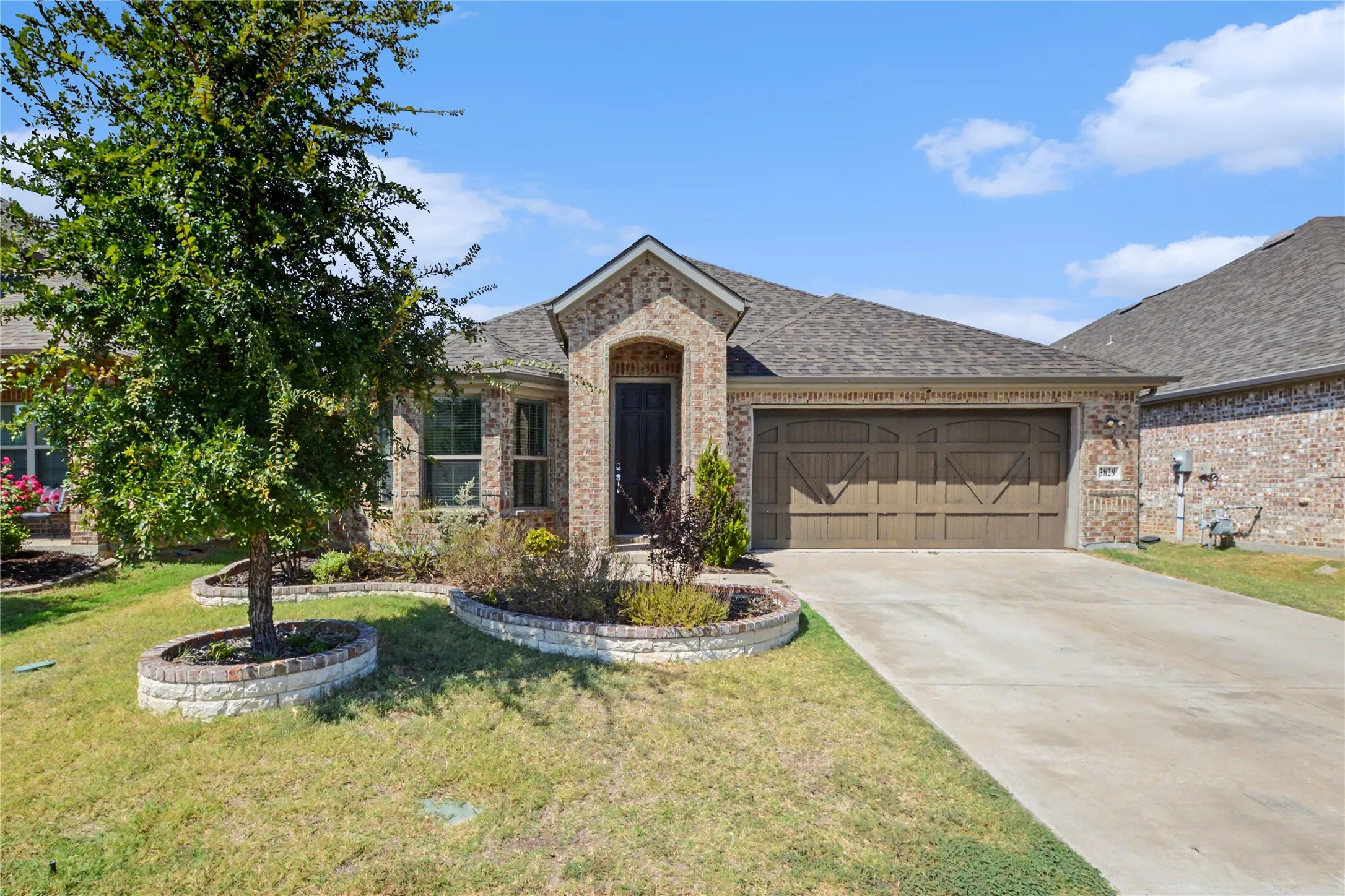 Single Family Residence For Sale in Collin County , 3829 Hereford Pass, Celina, Texas 75009, 3 Bedroom, 2 Bathroom, 2 Garage spaces, 1,974 Sqft, built in 2018, mls#21386039, Real Estate Agent in Celina, Homes For Sale in Collin county, Homes For Sale in Celina, Realtor in Celina Texas, Real Estate Brokerage Independent Realty Texas, Luminita Cordes Realtor