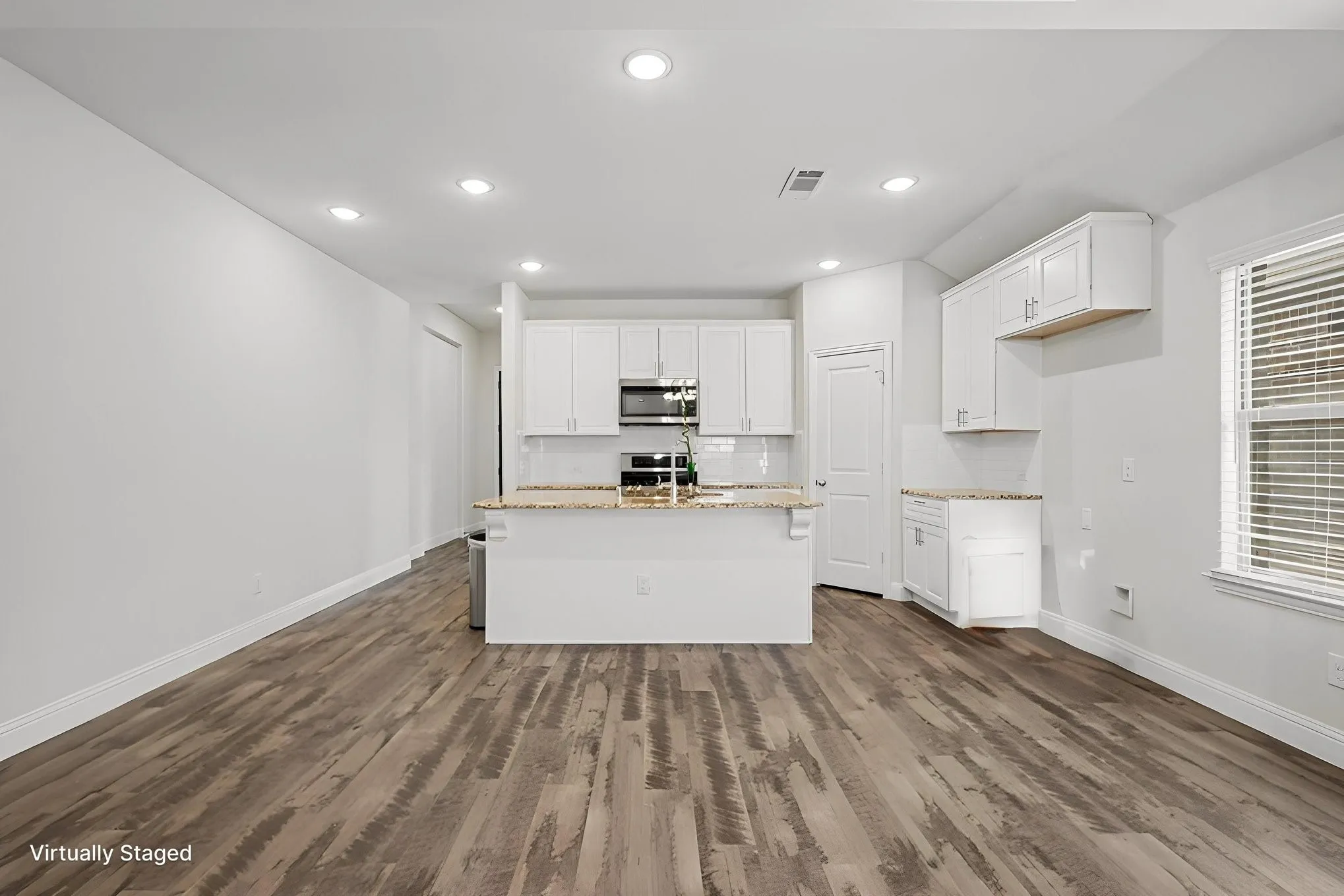 Single Family Residence For Sale in Collin County , 3829 Hereford Pass, Celina, Texas 75009, 3 Bedroom, 2 Bathroom, 2 Garage spaces, 1,974 Sqft, built in 2018, mls#21386039, Real Estate Agent in Celina, Homes For Sale in Collin county, Homes For Sale in Celina, Realtor in Celina Texas, Real Estate Brokerage Independent Realty Texas, Luminita Cordes Realtor