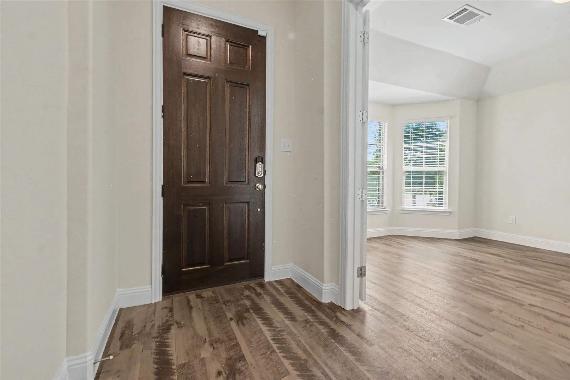 Single Family Residence For Sale in Collin County , 3829 Hereford Pass, Celina, Texas 75009, 3 Bedroom, 2 Bathroom, 2 Garage spaces, 1,974 Sqft, built in 2018, mls#21386039, Real Estate Agent in Celina, Homes For Sale in Collin county, Homes For Sale in Celina, Realtor in Celina Texas, Real Estate Brokerage Independent Realty Texas, Luminita Cordes Realtor