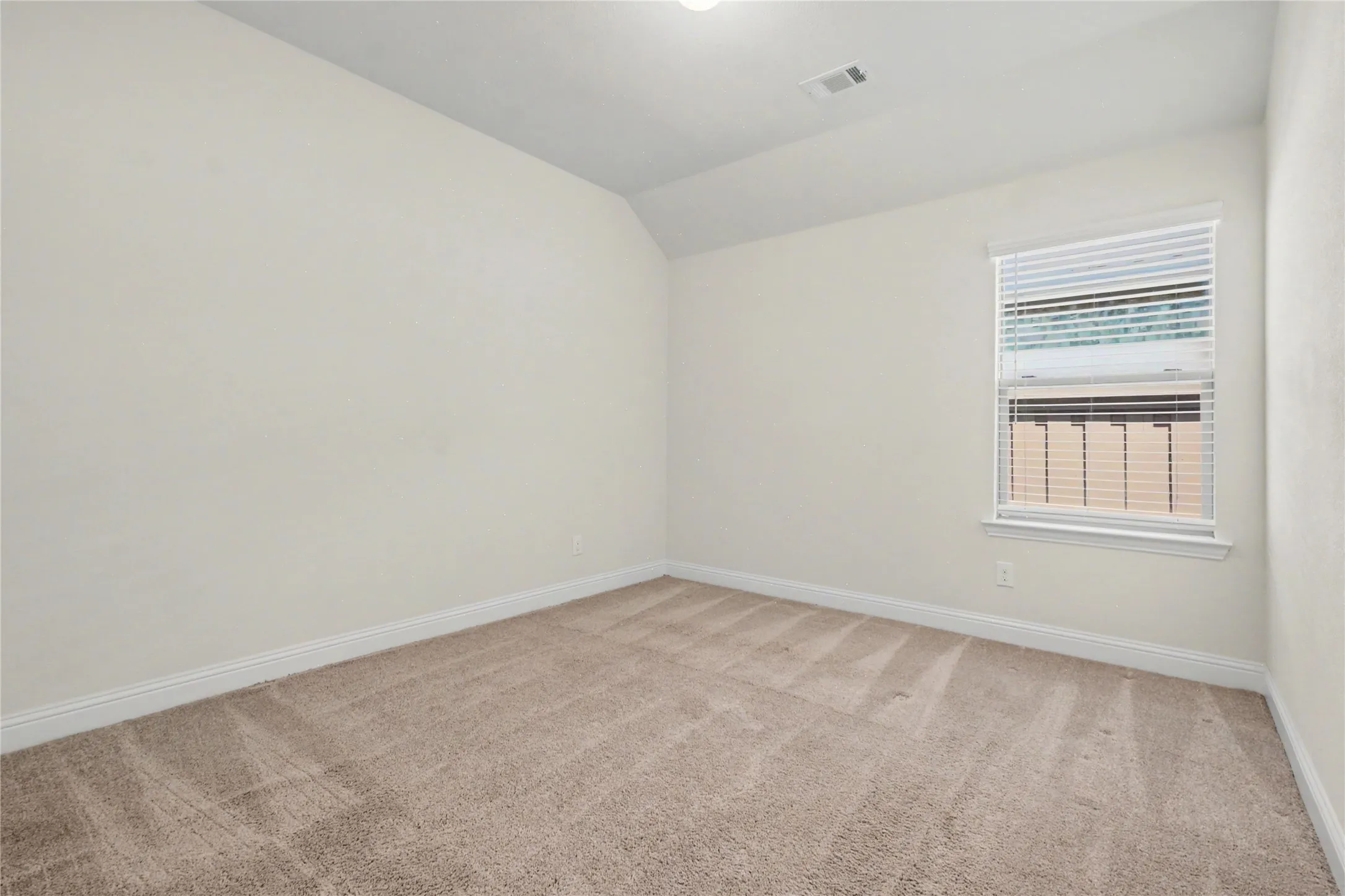 Single Family Residence For Sale in Collin County , 3829 Hereford Pass, Celina, Texas 75009, 3 Bedroom, 2 Bathroom, 2 Garage spaces, 1,974 Sqft, built in 2018, mls#21386039, Real Estate Agent in Celina, Homes For Sale in Collin county, Homes For Sale in Celina, Realtor in Celina Texas, Real Estate Brokerage Independent Realty Texas, Luminita Cordes Realtor