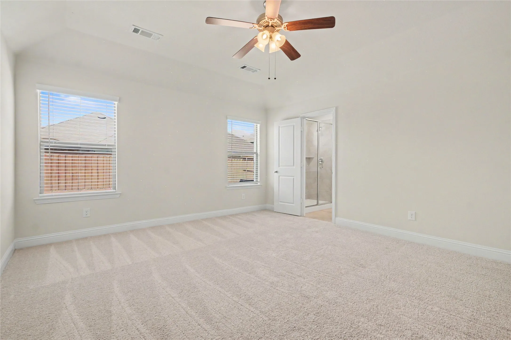 Single Family Residence For Sale in Collin County , 3829 Hereford Pass, Celina, Texas 75009, 3 Bedroom, 2 Bathroom, 2 Garage spaces, 1,974 Sqft, built in 2018, mls#21386039, Real Estate Agent in Celina, Homes For Sale in Collin county, Homes For Sale in Celina, Realtor in Celina Texas, Real Estate Brokerage Independent Realty Texas, Luminita Cordes Realtor