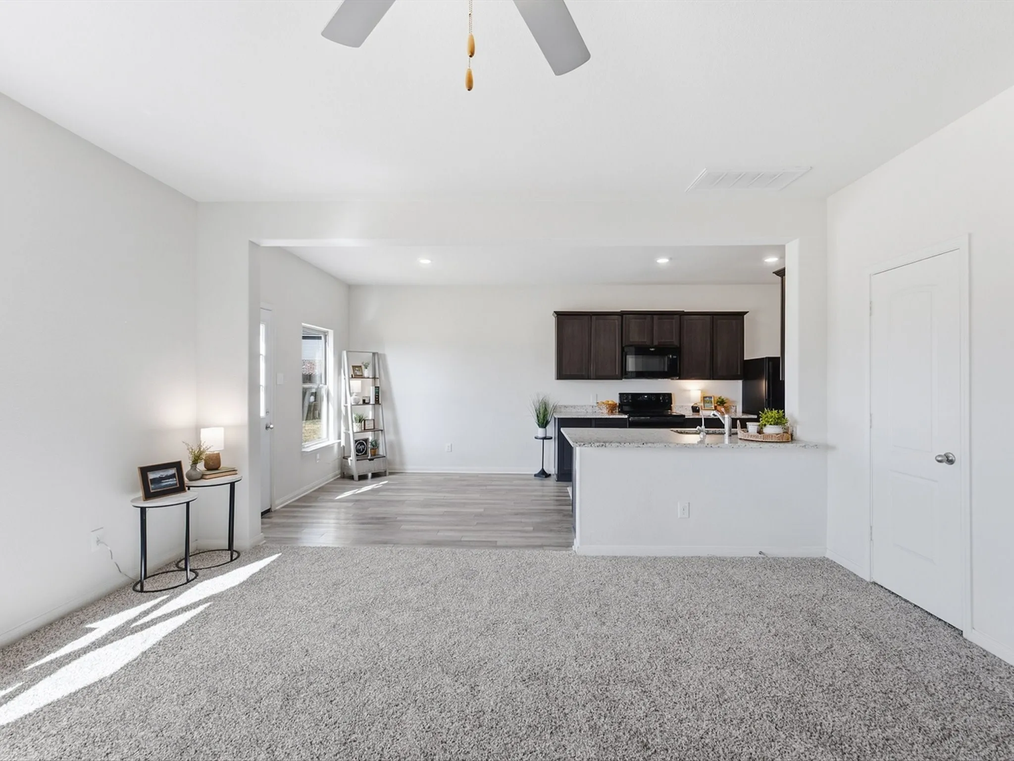 Single Family Residence For Sale in Johnson County , 122 Austin Avenue, Venus, Texas 76084, 4 Bedroom, 3 Bathroom, 2 Garage spaces, 2,115 Sqft, built in 2020, mls#21356307, Real Estate Agent in Venus, Homes For Sale in Johnson county, Homes For Sale in Venus, Realtor in Venus Texas, Real Estate Brokerage Independent Realty Texas, Luminita Cordes Realtor