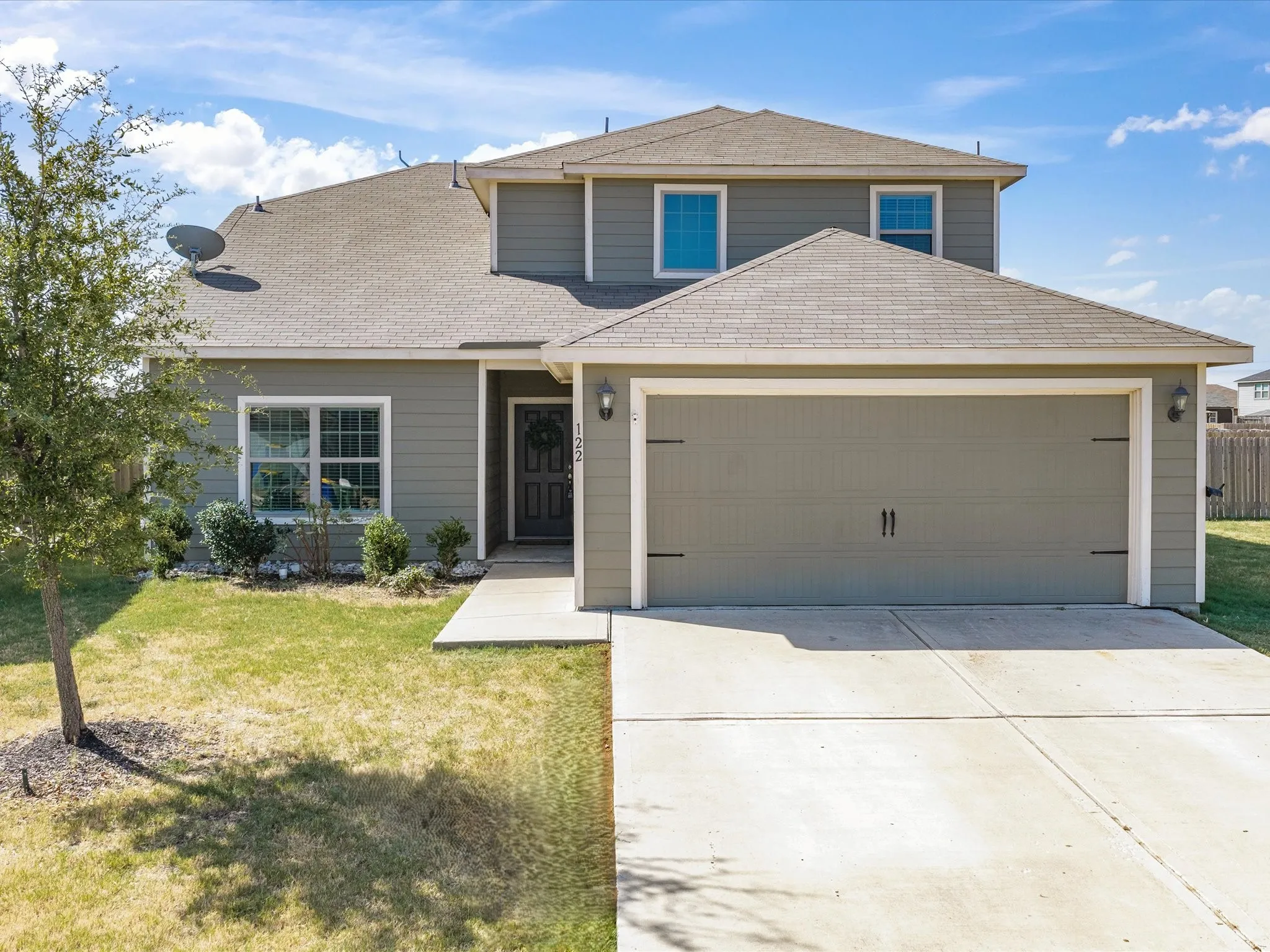 Single Family Residence For Sale in Johnson County , 122 Austin Avenue, Venus, Texas 76084, 4 Bedroom, 3 Bathroom, 2 Garage spaces, 2,115 Sqft, built in 2020, mls#21356307, Real Estate Agent in Venus, Homes For Sale in Johnson county, Homes For Sale in Venus, Realtor in Venus Texas, Real Estate Brokerage Independent Realty Texas, Luminita Cordes Realtor