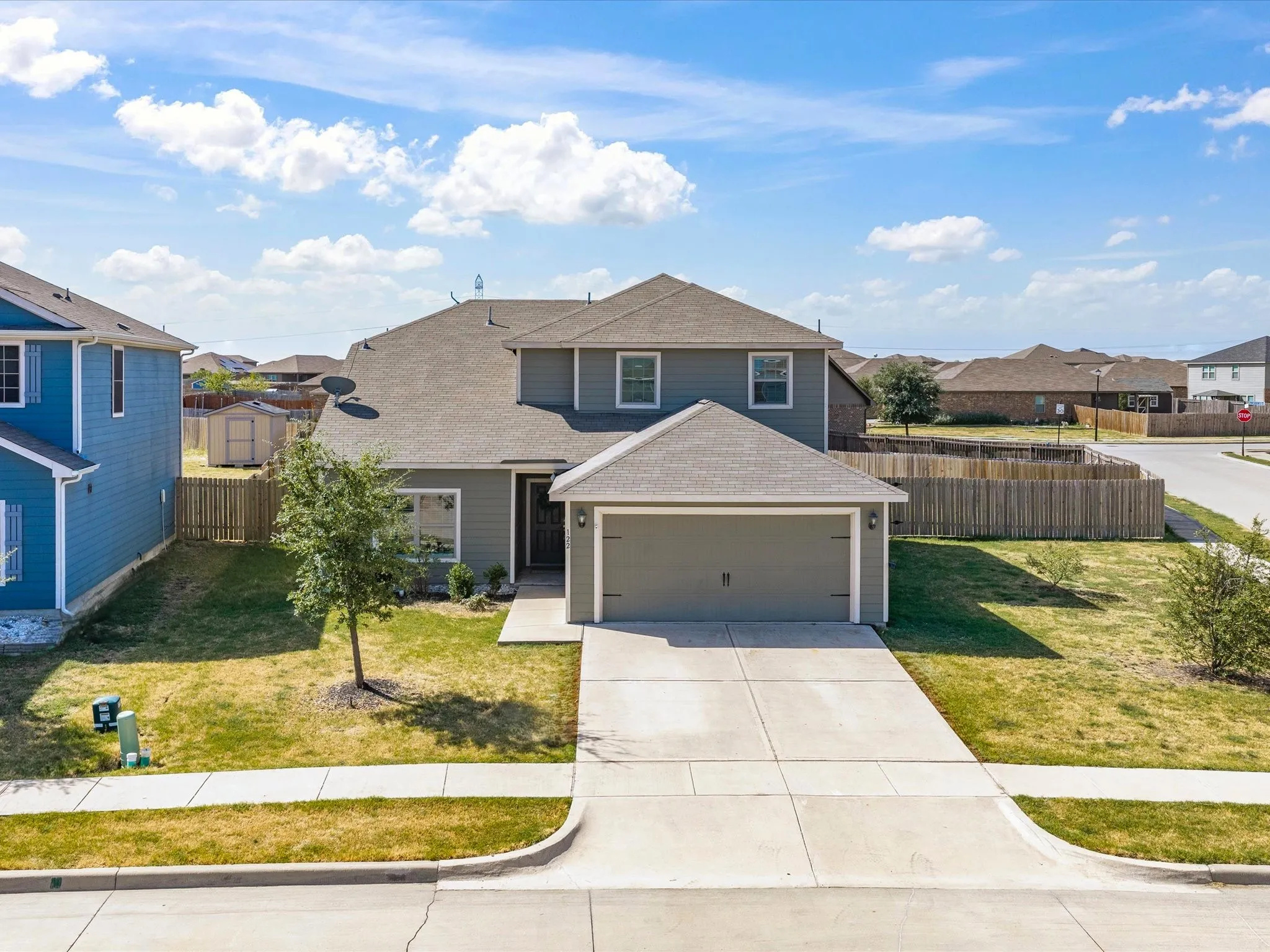 Single Family Residence For Sale in Johnson County , 122 Austin Avenue, Venus, Texas 76084, 4 Bedroom, 3 Bathroom, 2 Garage spaces, 2,115 Sqft, built in 2020, mls#21356307, Real Estate Agent in Venus, Homes For Sale in Johnson county, Homes For Sale in Venus, Realtor in Venus Texas, Real Estate Brokerage Independent Realty Texas, Luminita Cordes Realtor